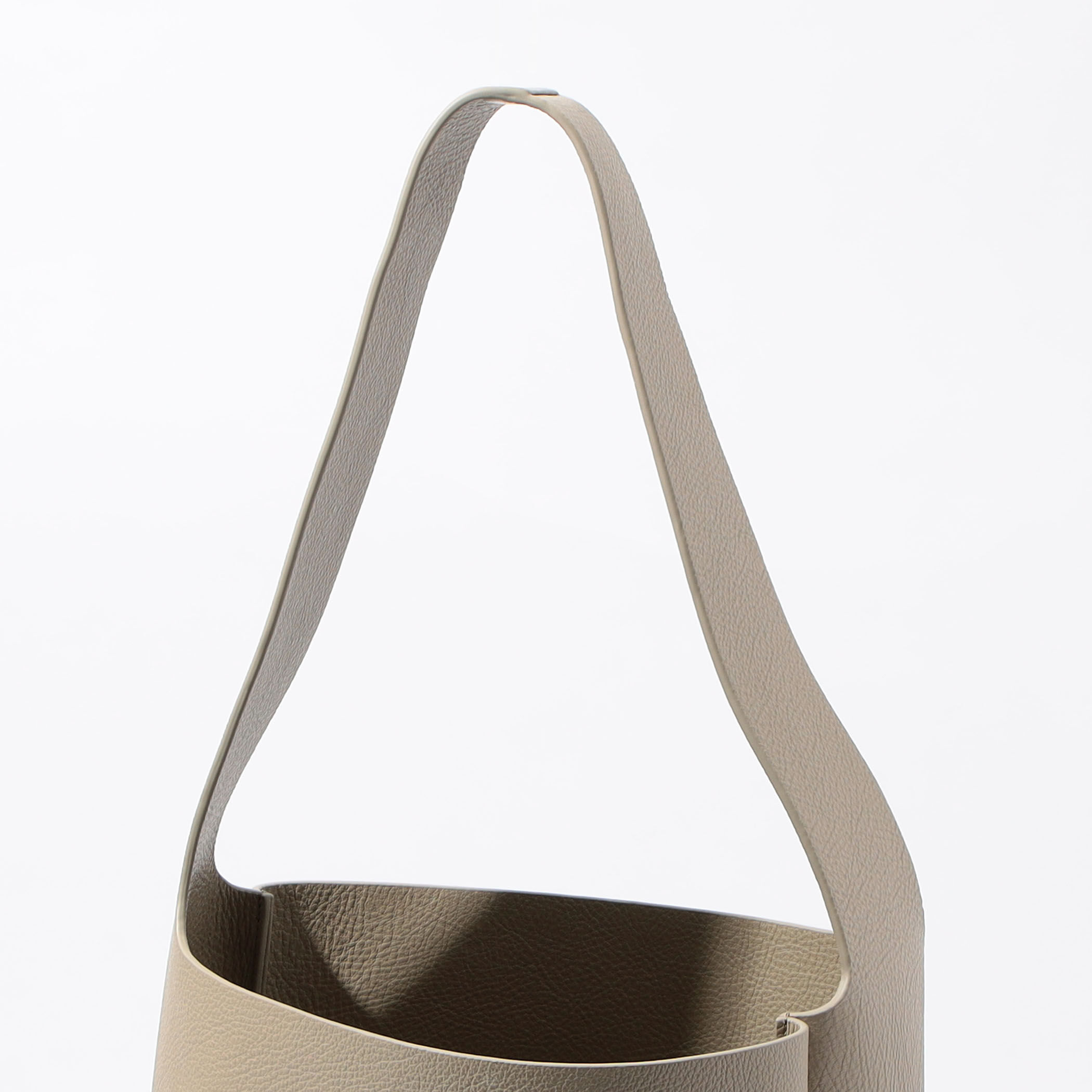 Aeta SHOULDER：M｜トゥモローランド 公式サイト