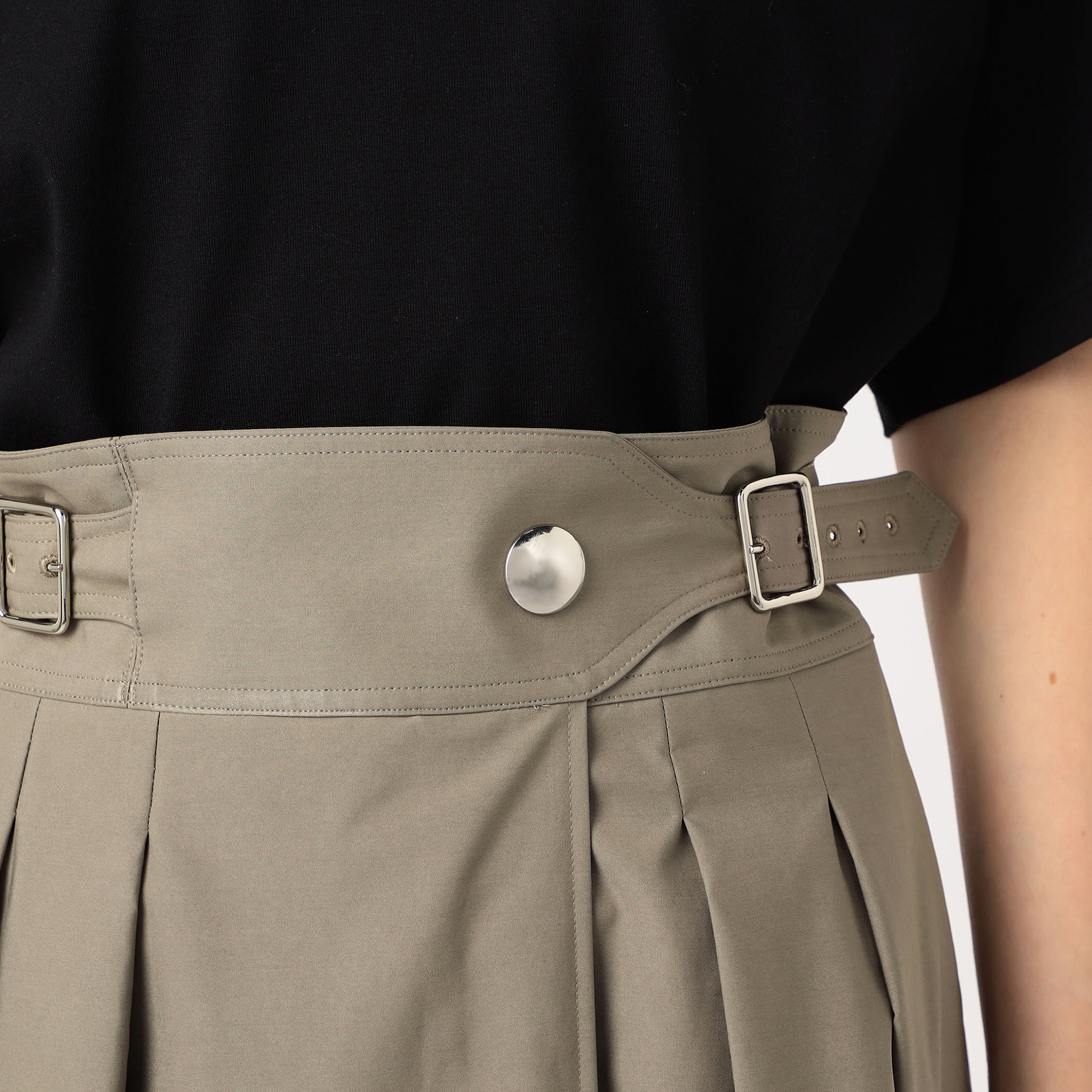 別注】THE RERACS GURKHA SKIRT FLARE｜トゥモローランド 公式通販