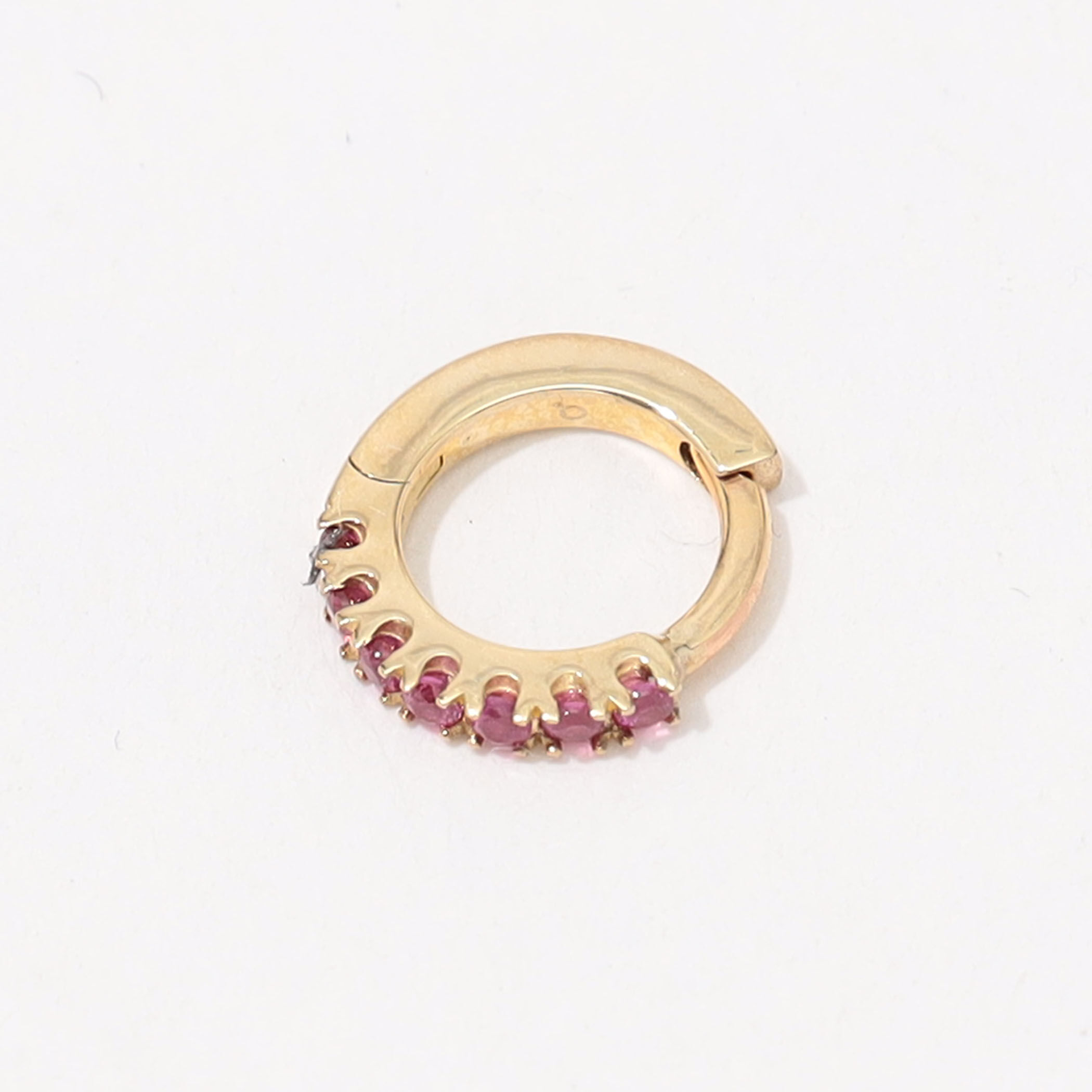 Otiumberg. Small Raspberry Ruby 片耳ピアス｜トゥモローランド