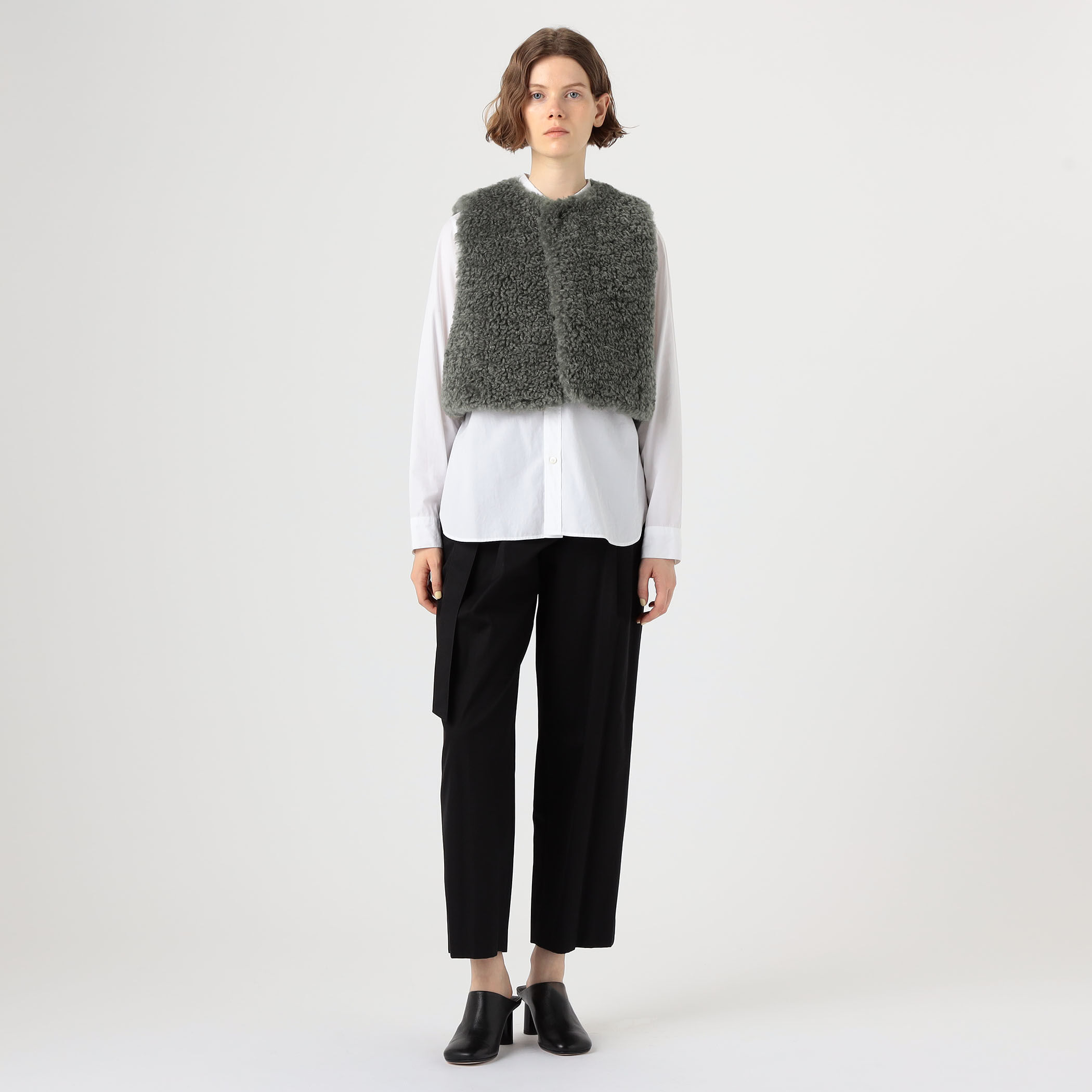 ヘヨン　HEYON　新品タグ付き　 pepper gilet / black ヘヨン HEYON 新品タグ付き pepper gilet / black - メルカリ