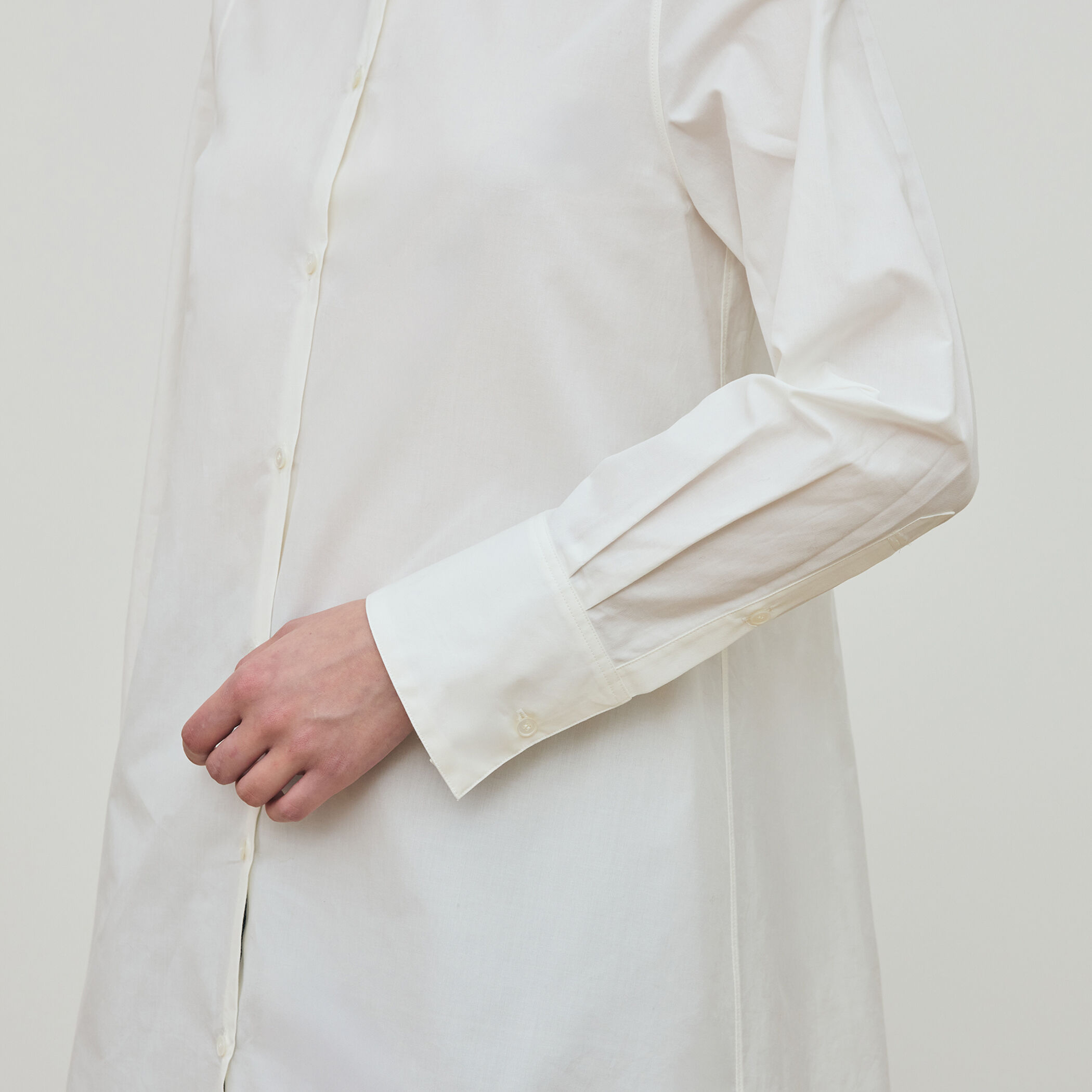 美品★UNITED ARROWS｜定価2万 22AW コットンサテンビッグシャツ スビンコットンツイル チュニックシャツ｜トゥモローランド 公式通販