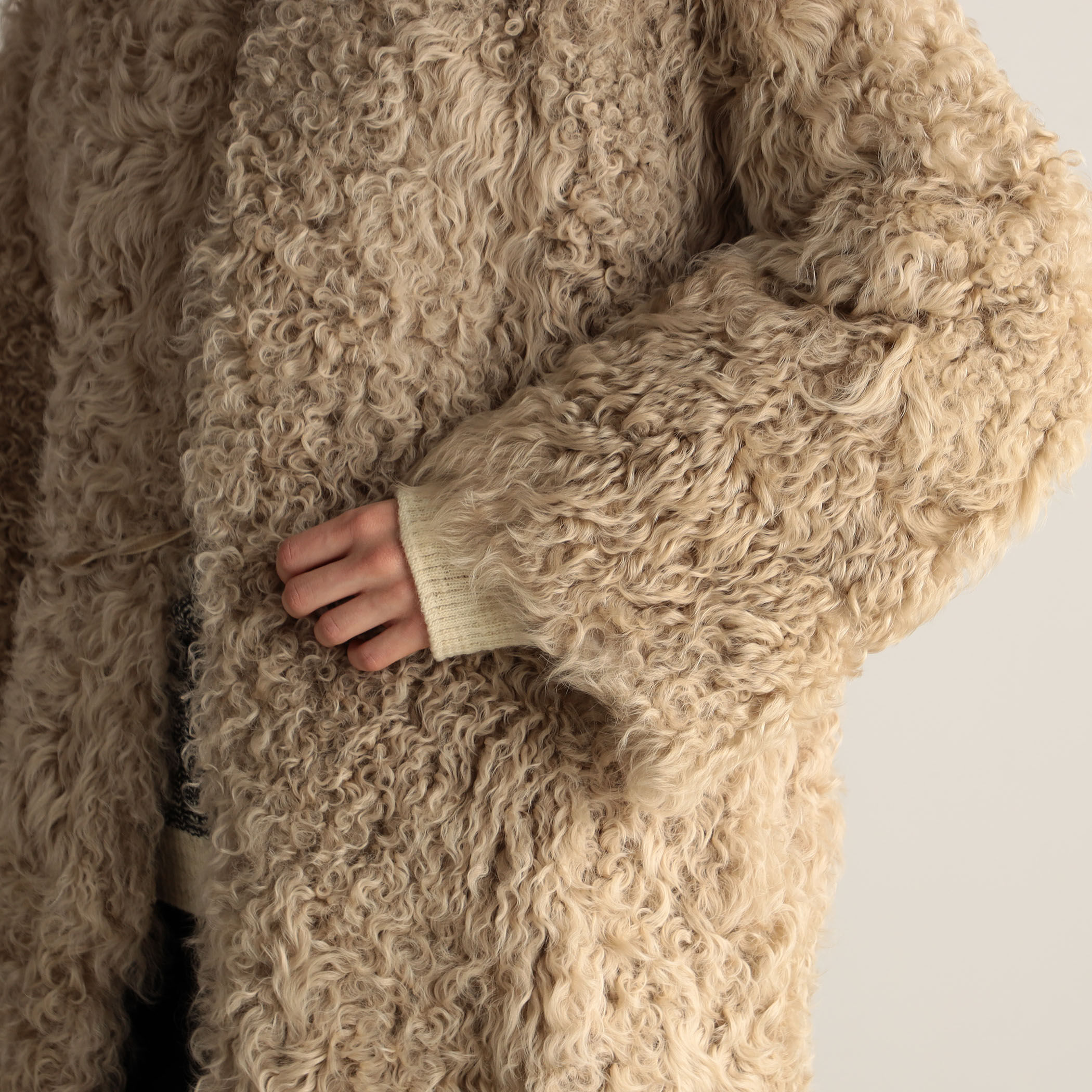 カルガンラム毛皮ハーフコート - レディースファッション