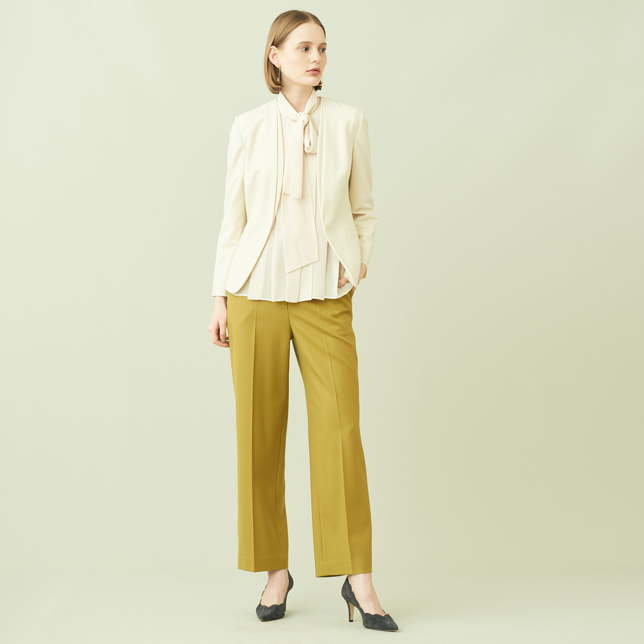 TOMORROWLAND/BALLSEY ストレッチウールストレートパンツ　新品 デュアルストレッチウール ストレートパンツ｜トゥモローランド