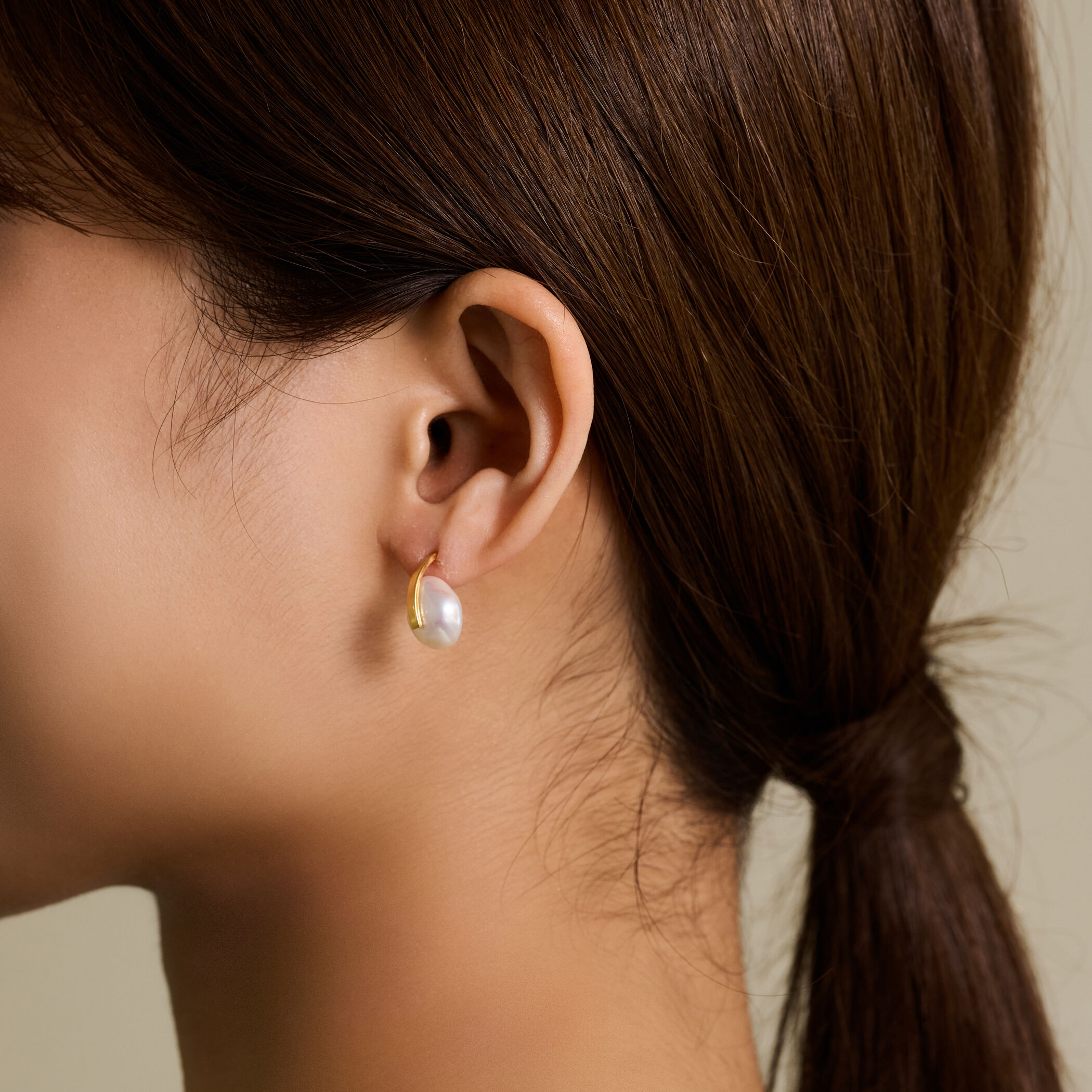 別注】januka バロックパールピアス｜トゥモローランド 公式サイト