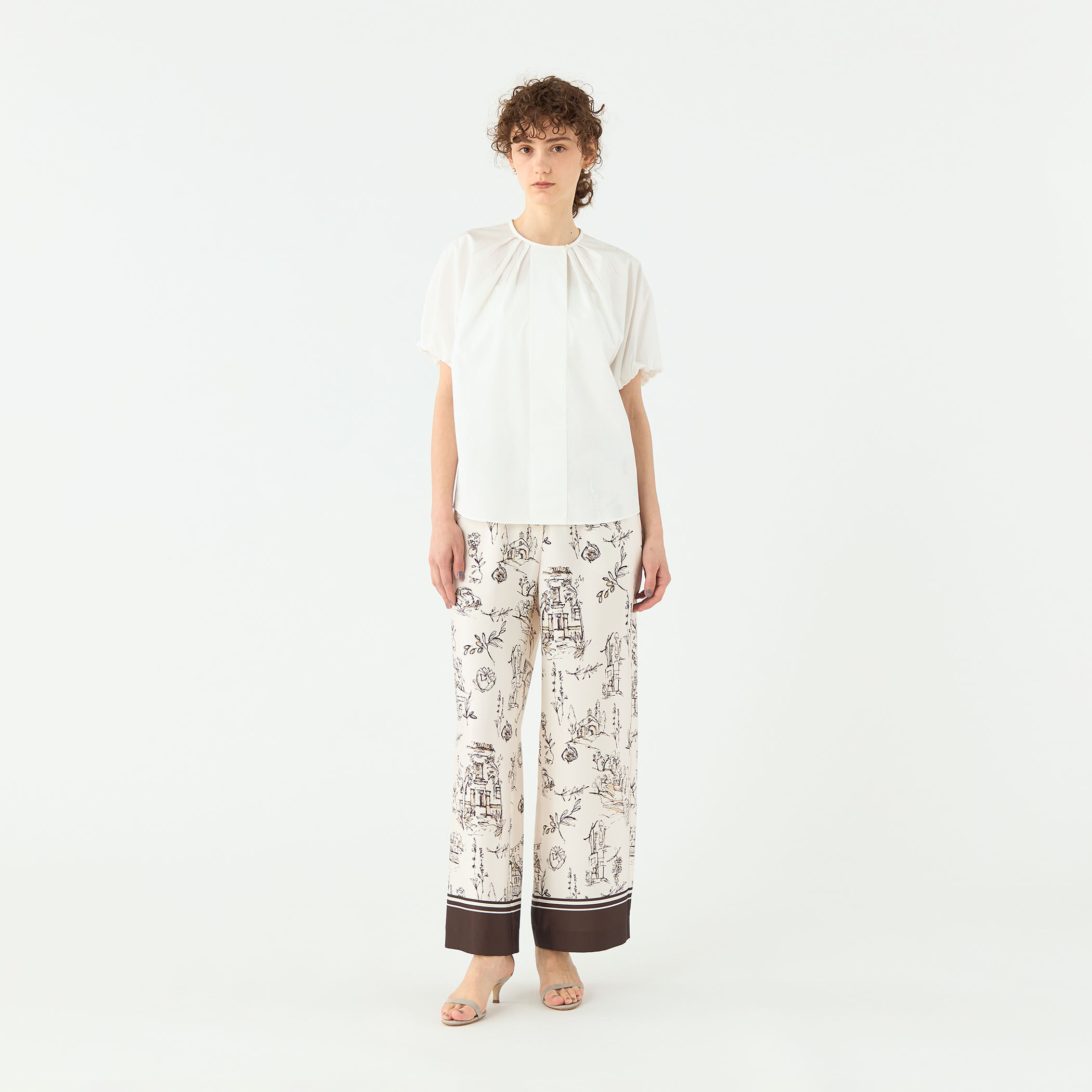 コンパクトブロード タックボリュームブラウス