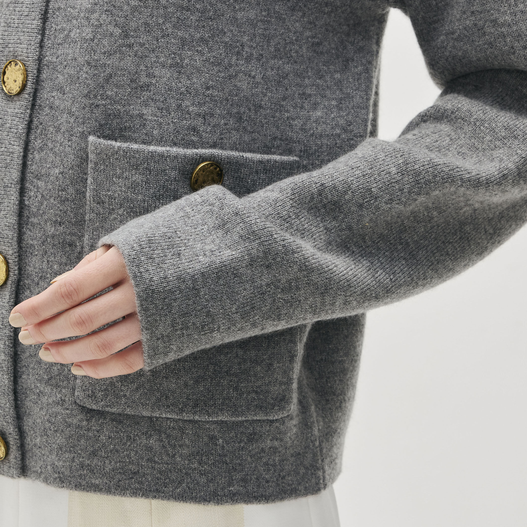 TOTEME Hammered button クルーネックカーディガン｜トゥモローランド