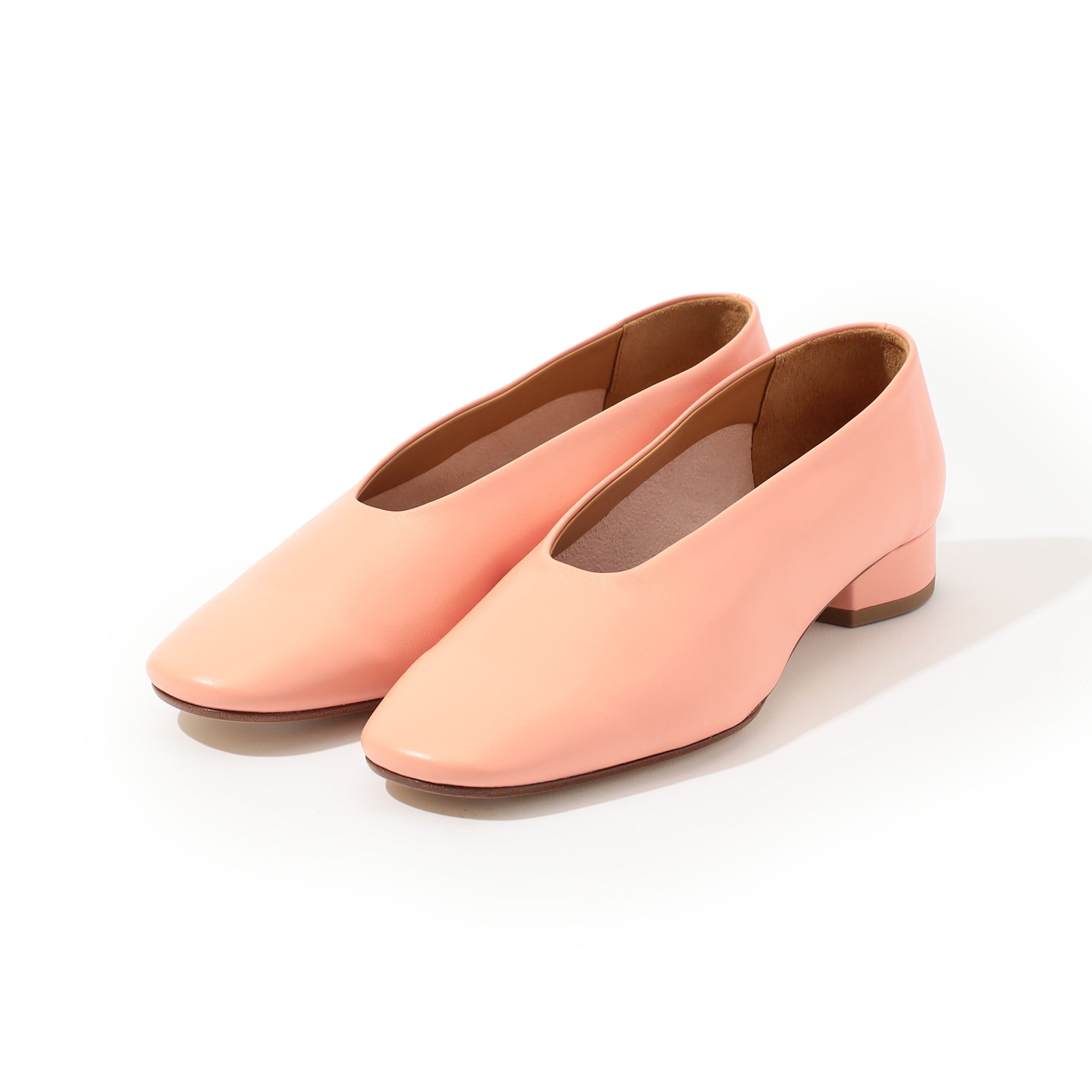 Aeyde DELIA ナッパレザー ローヒールパンプス｜トゥモローランド 公式