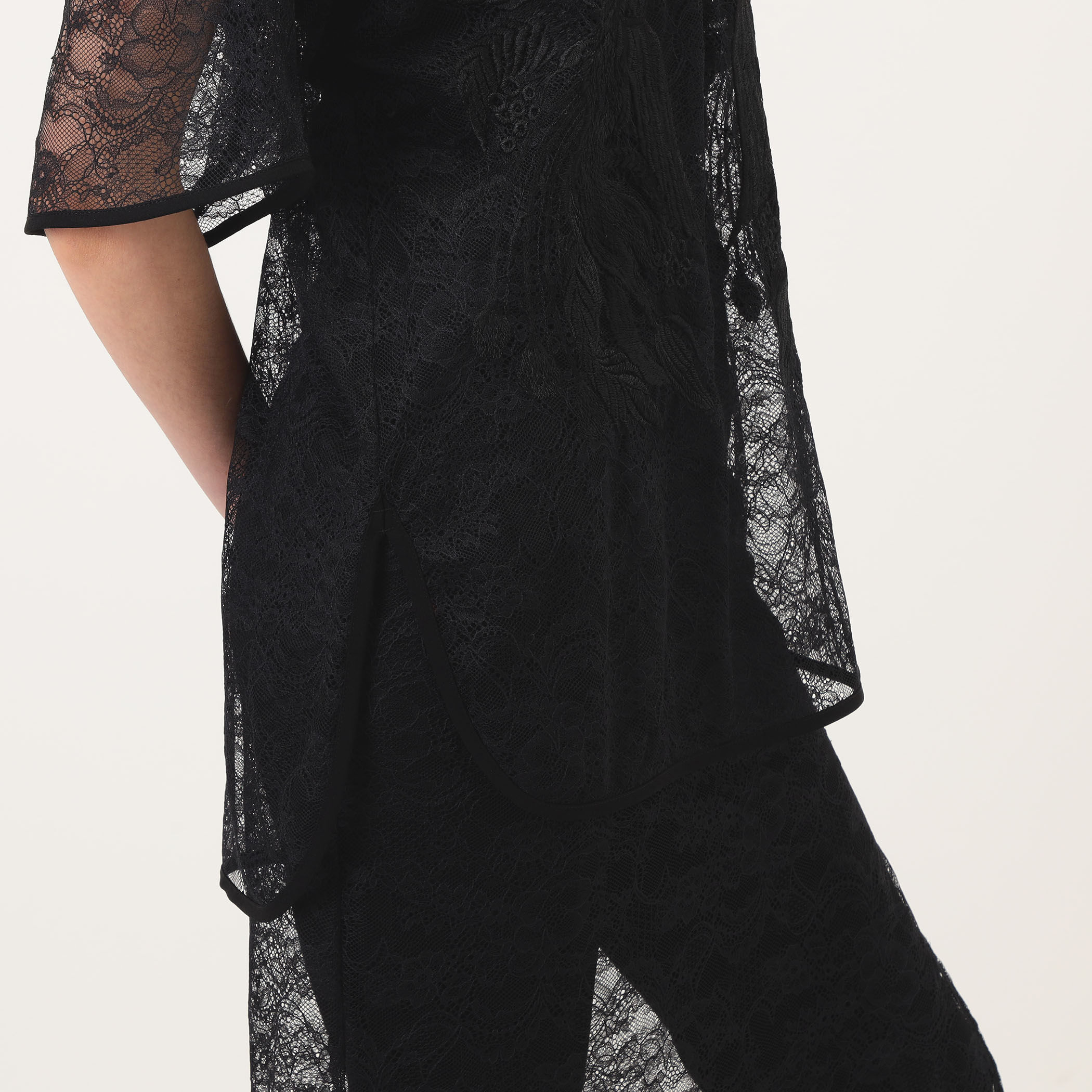 Mame Kurogouchi Raschel Lace Embroidered Top レースエンブロイ