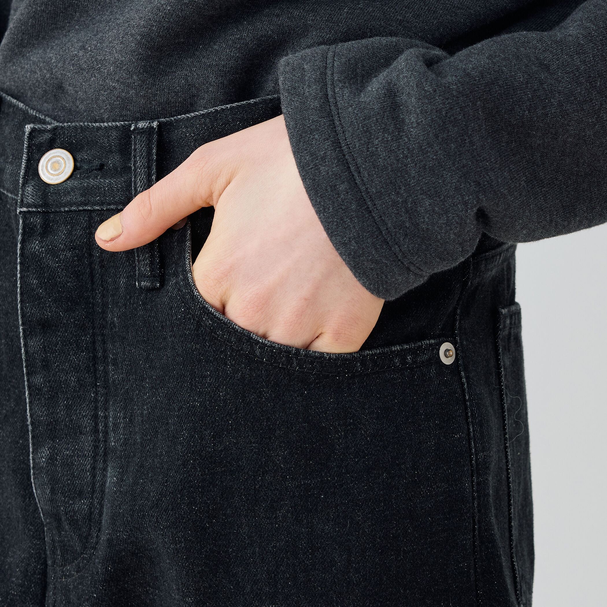 ブラックデニム ストレートパンツ｜トゥモローランド 公式通販