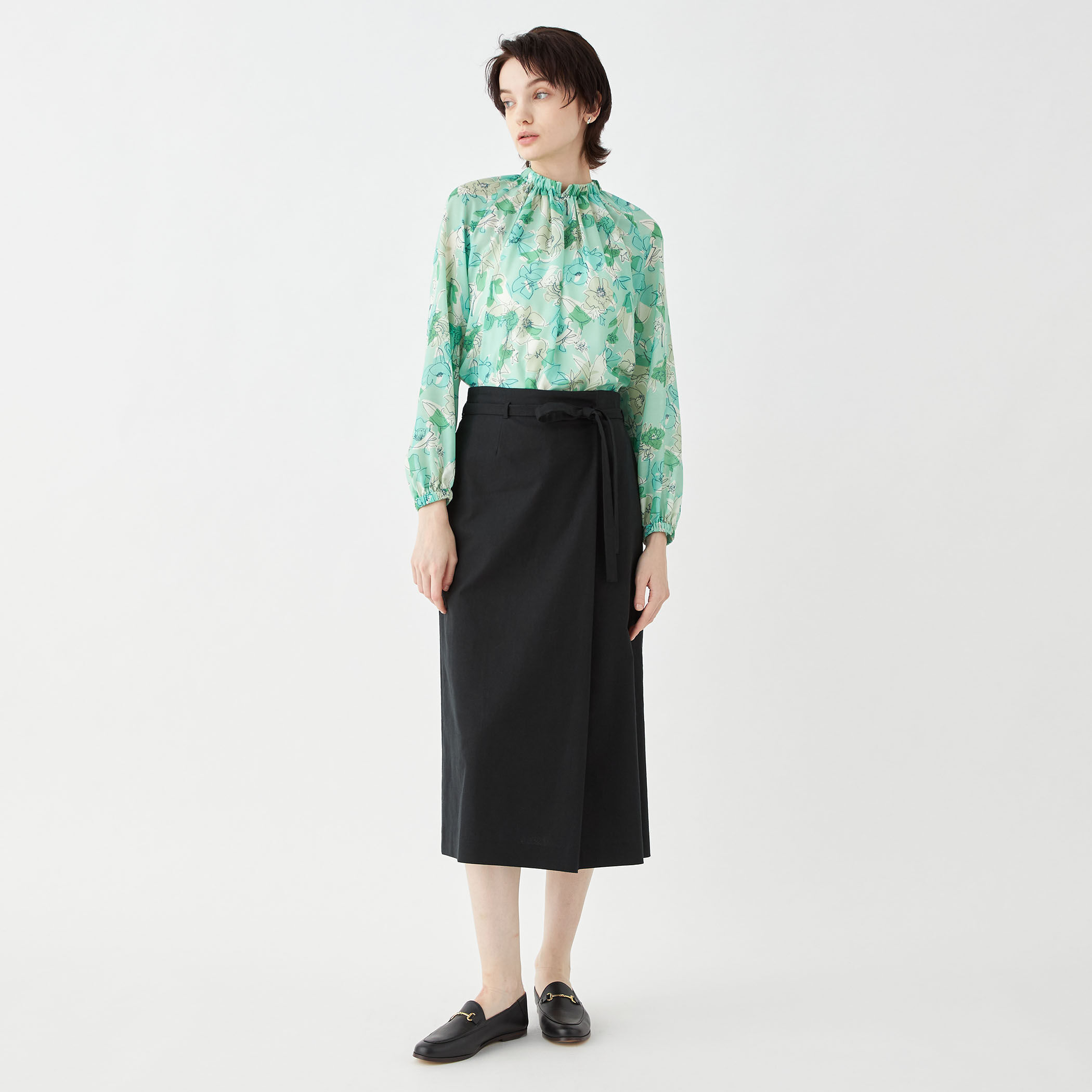 リネンストレッチ 1タックストレートスカート｜トゥモローランド 公式通販