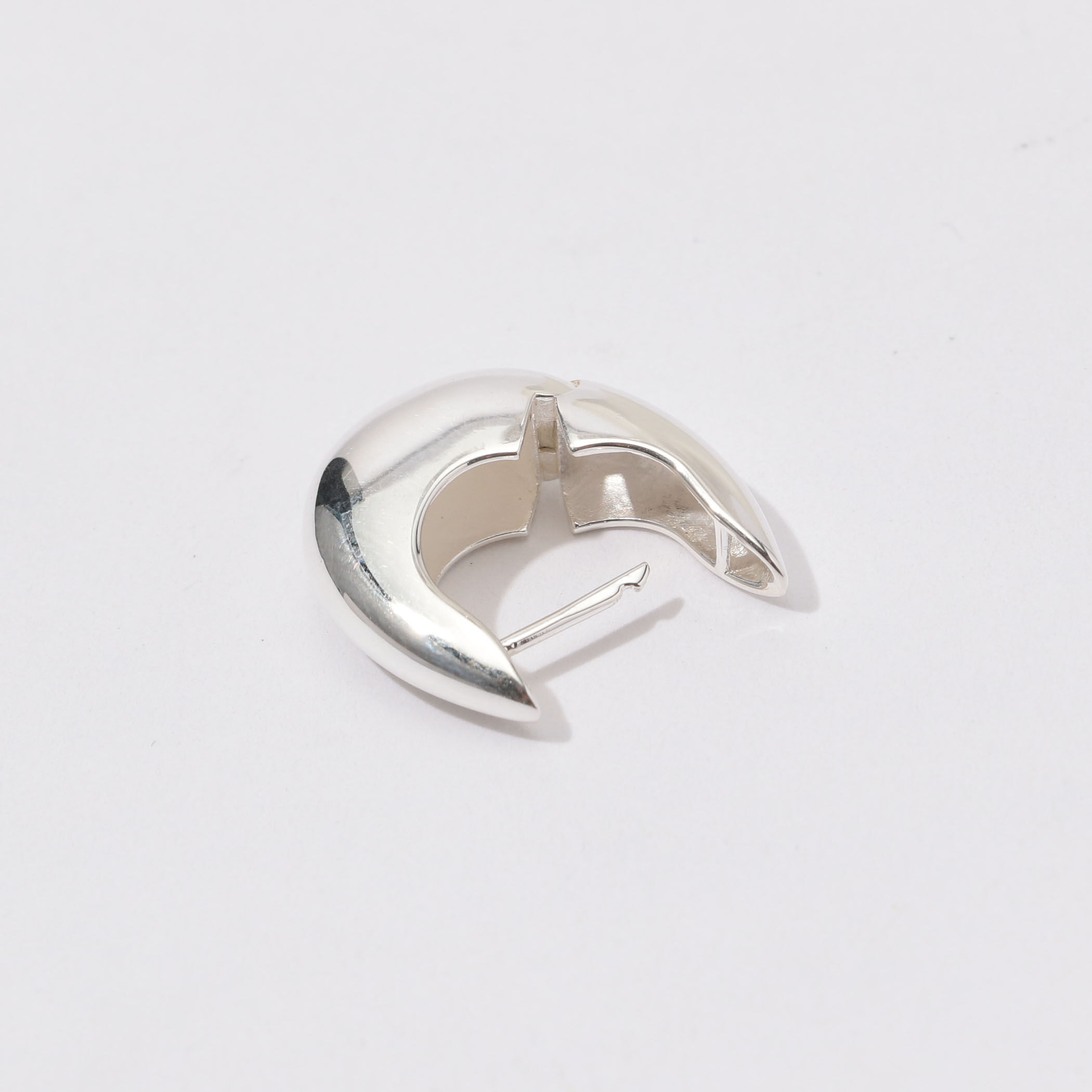Annika Inez Sloping Hinge Hoops ピアス｜トゥモローランド