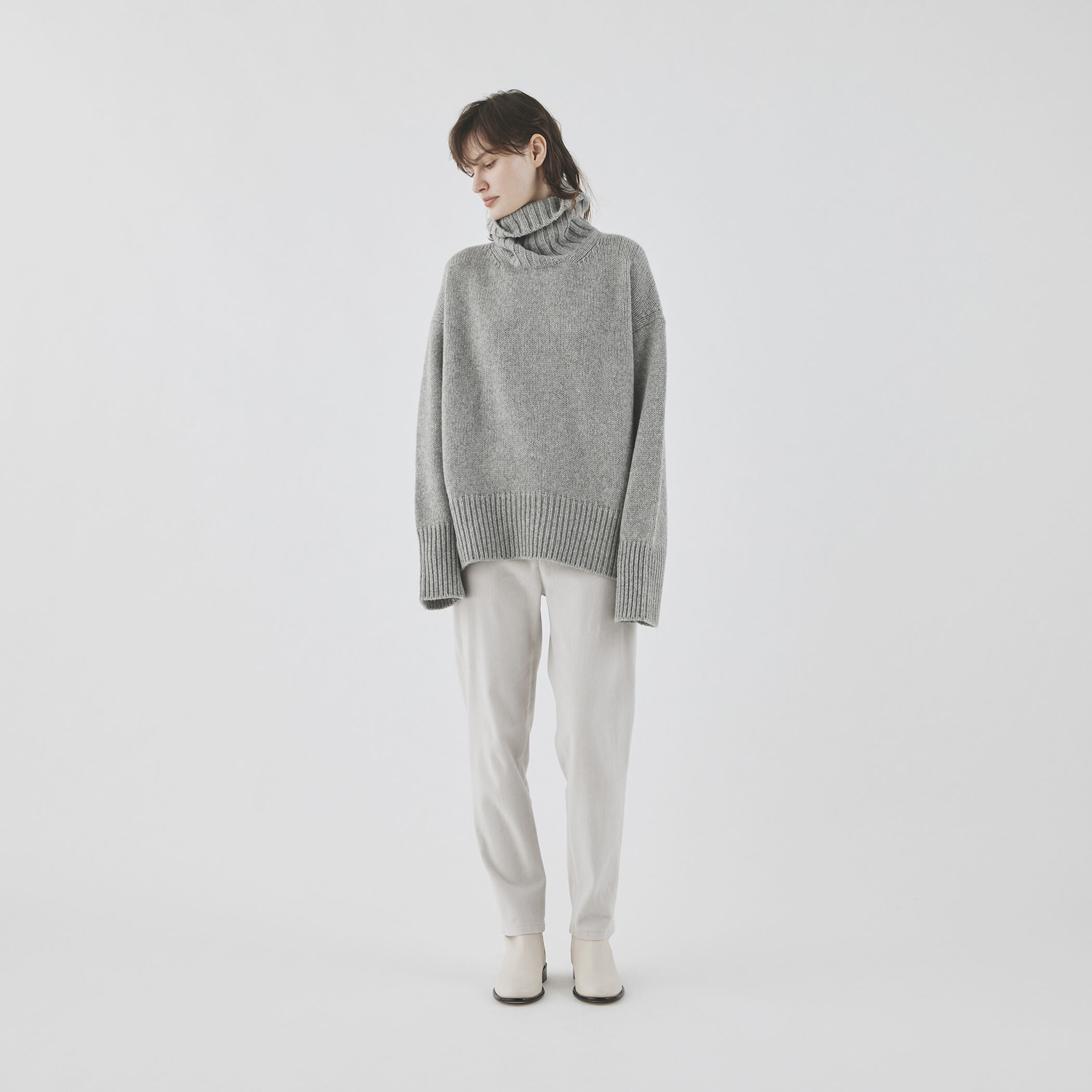 □□□ファインウール タートルネックプルオーバー｜トゥモローランド