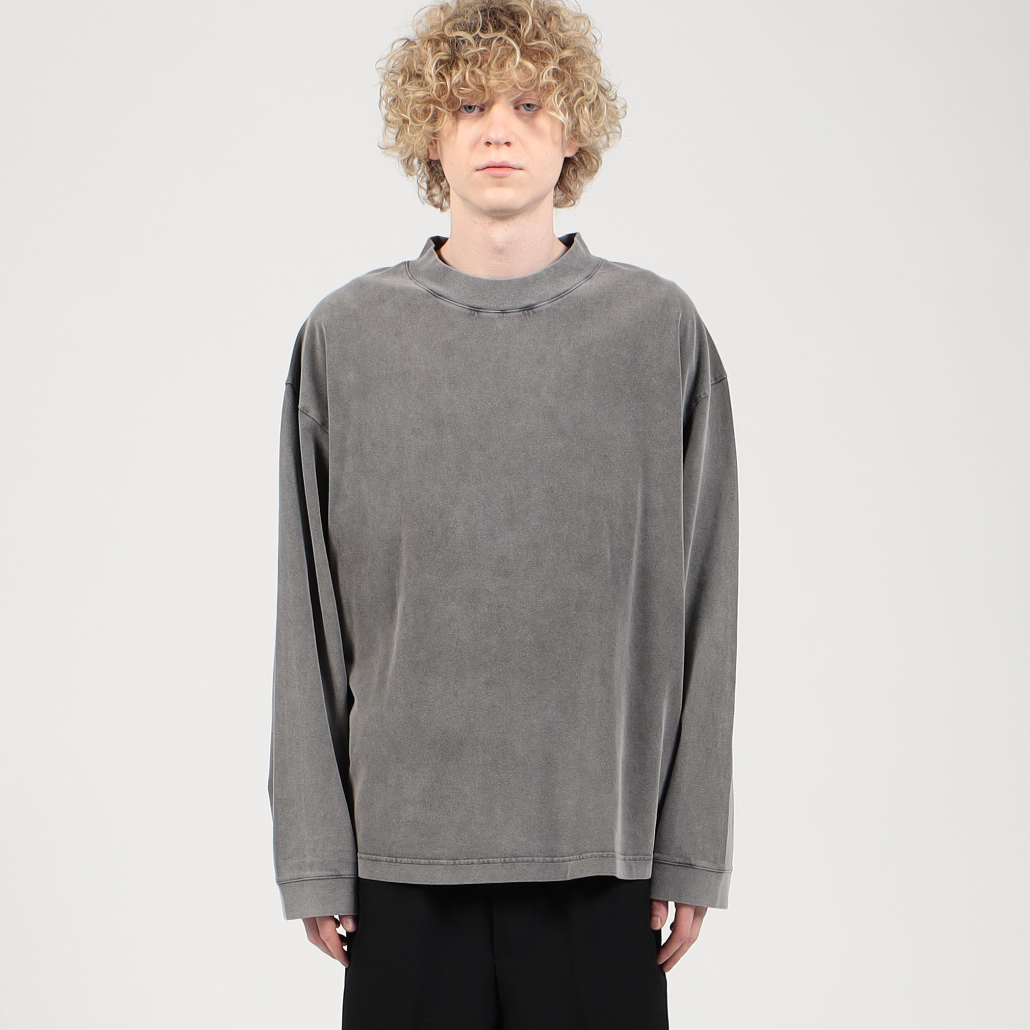 Acne Studios グレー クルーネックセーター Acne Studios クルーネックセーター｜トゥモローランド 公式通販