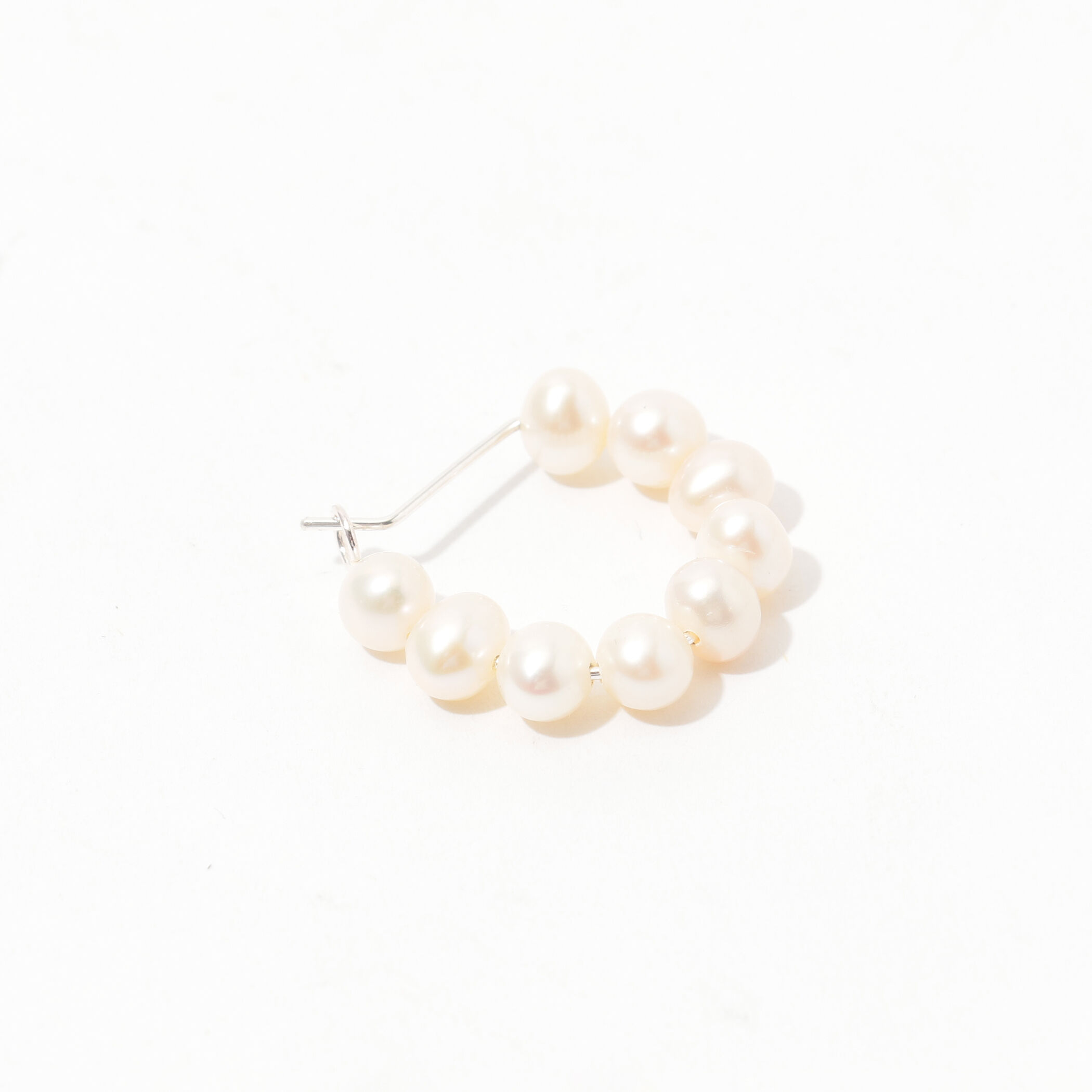 Kara Yoo MICHELLE PEARL HOOPS ピアス｜トゥモローランド 公式通販