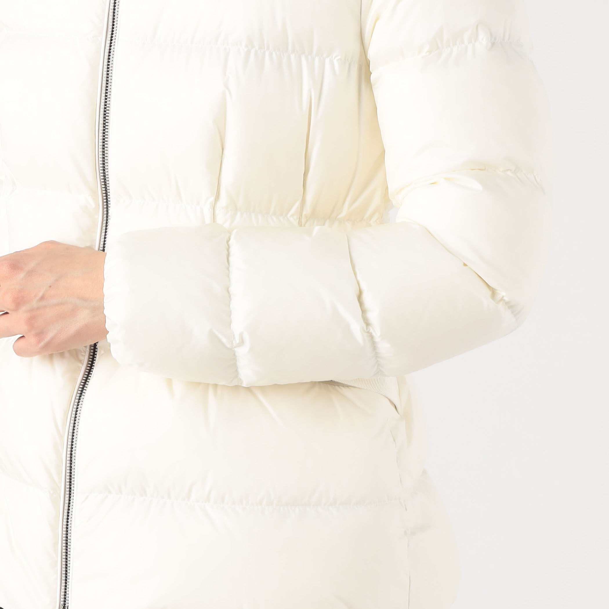 MONCLER★Boed ★白サイズ2最後の1着★手元にあり★無料発送 MONCLER BOED ショートダウンジャケット｜トゥモローランド 公式通販