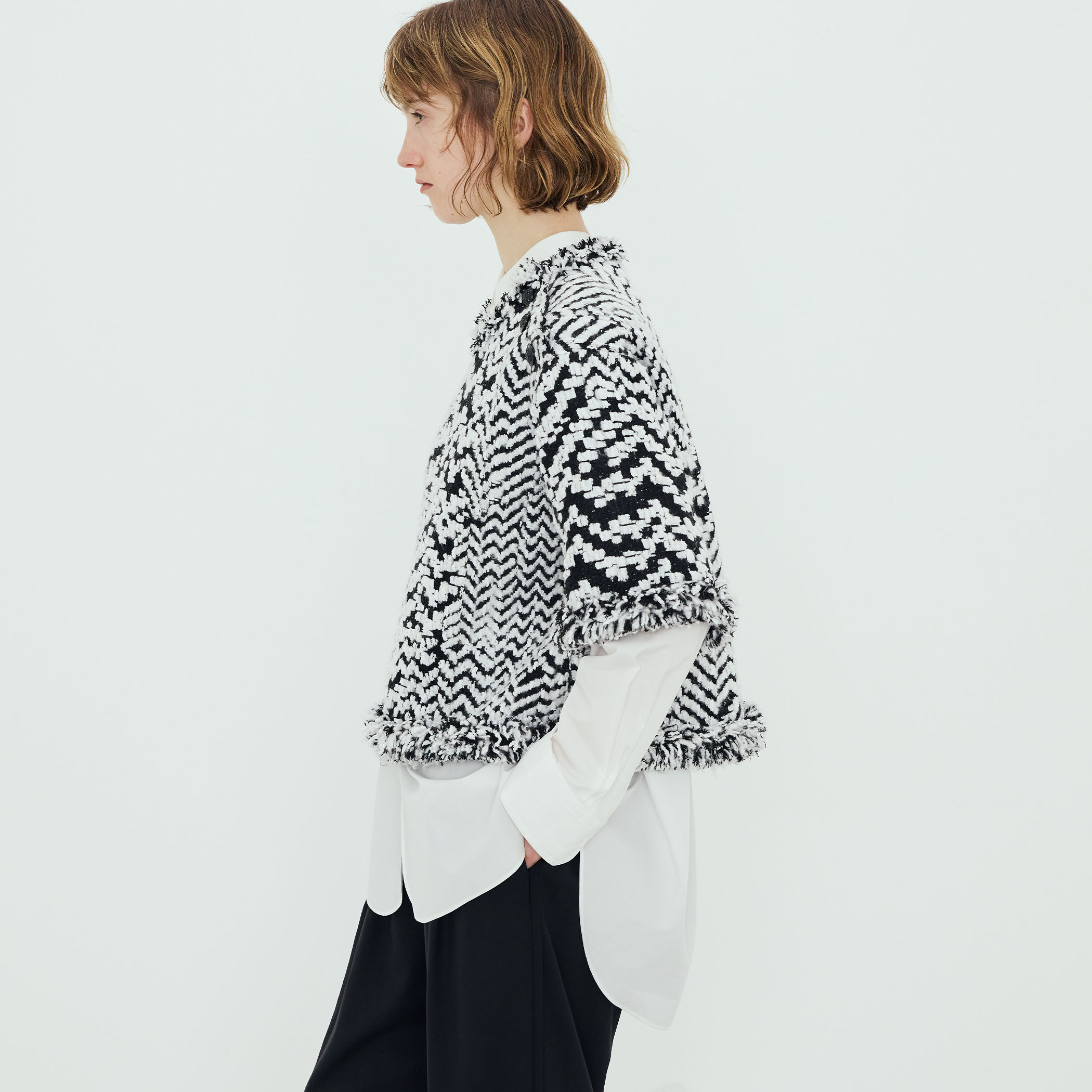 モノトーンジャカード ハーフスリーブトップ｜トゥモローランド 公式通販