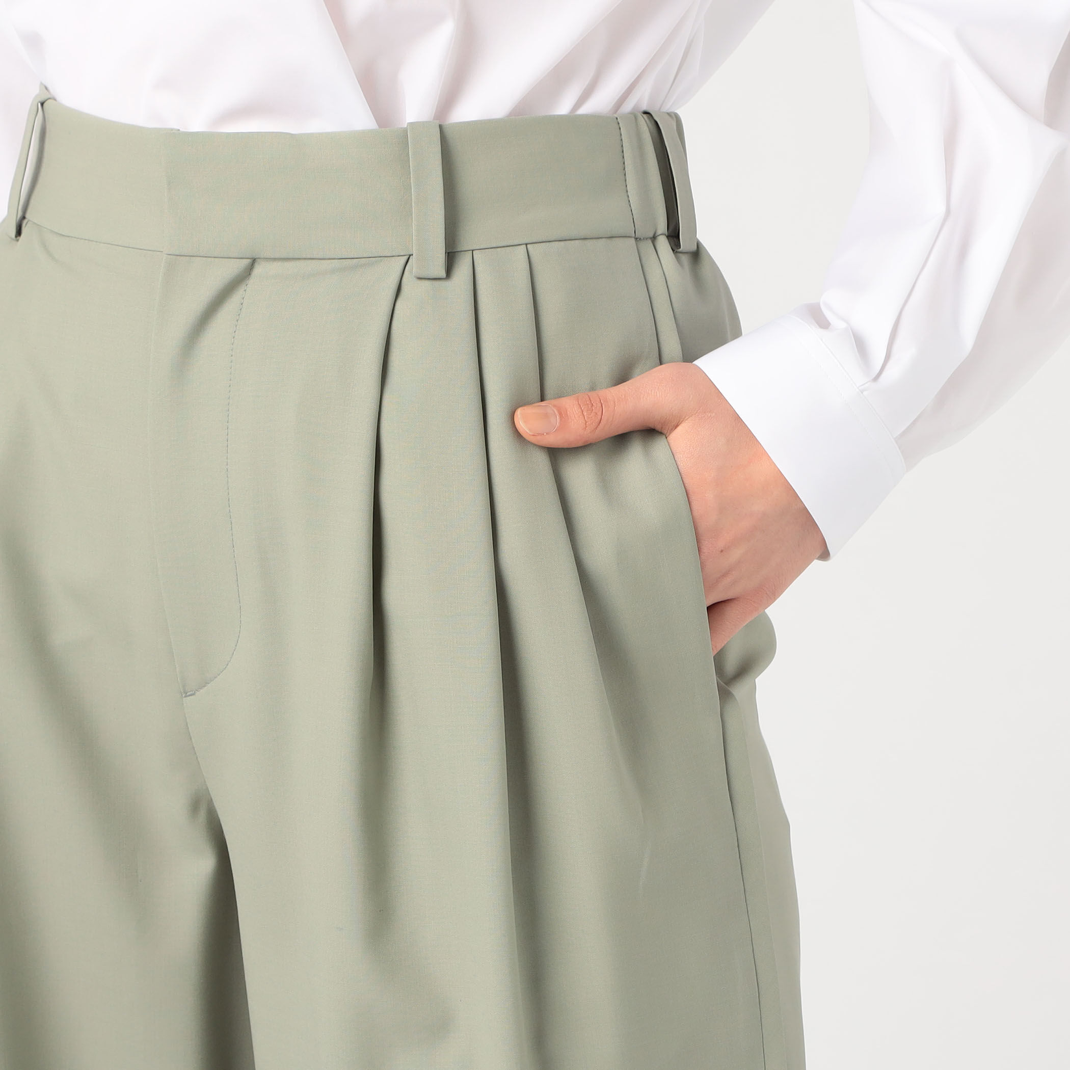 ウォッシャブルウール タックパンツ｜トゥモローランド 公式通販