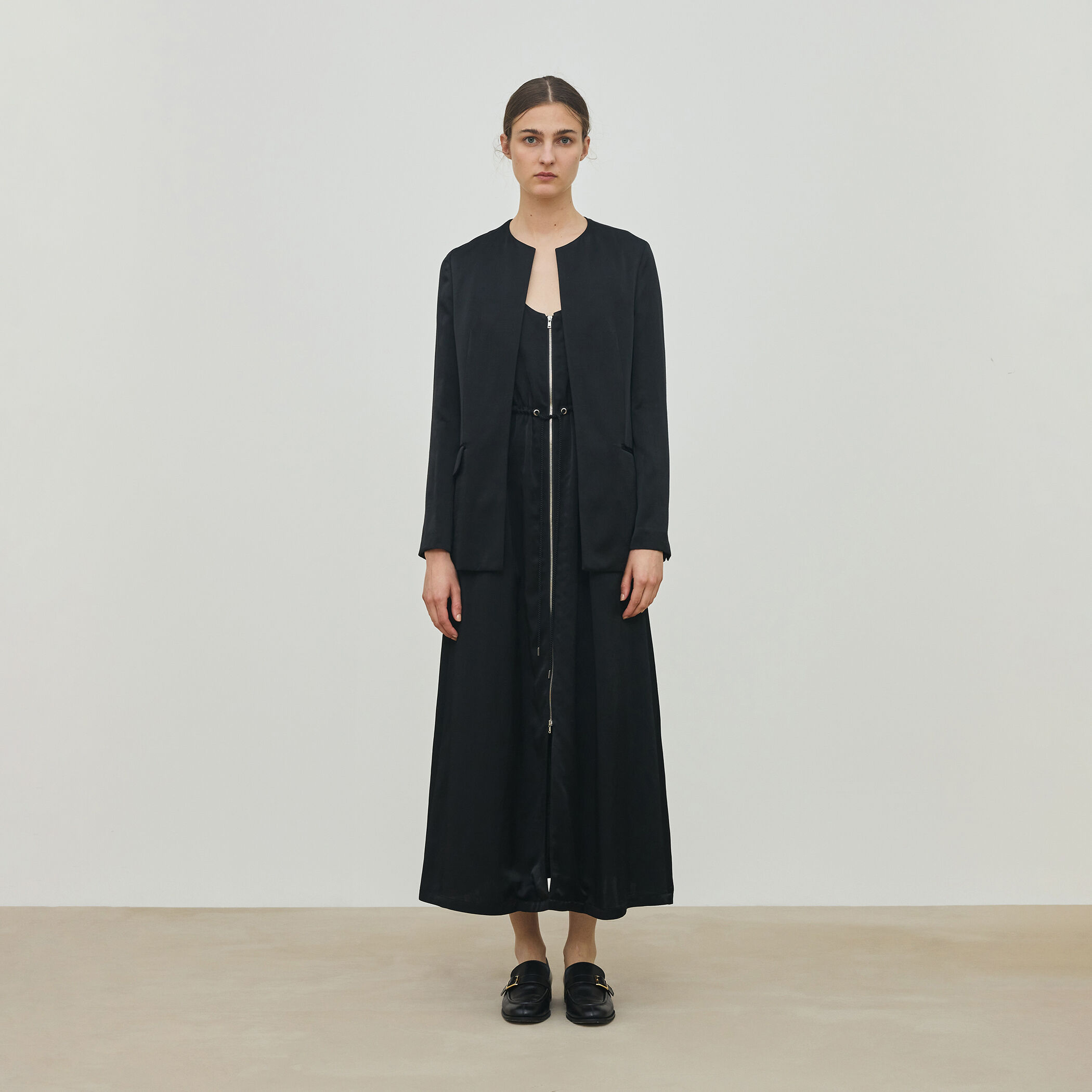 レーヨンサテン クルーネックジャケット｜トゥモローランド 公式通販