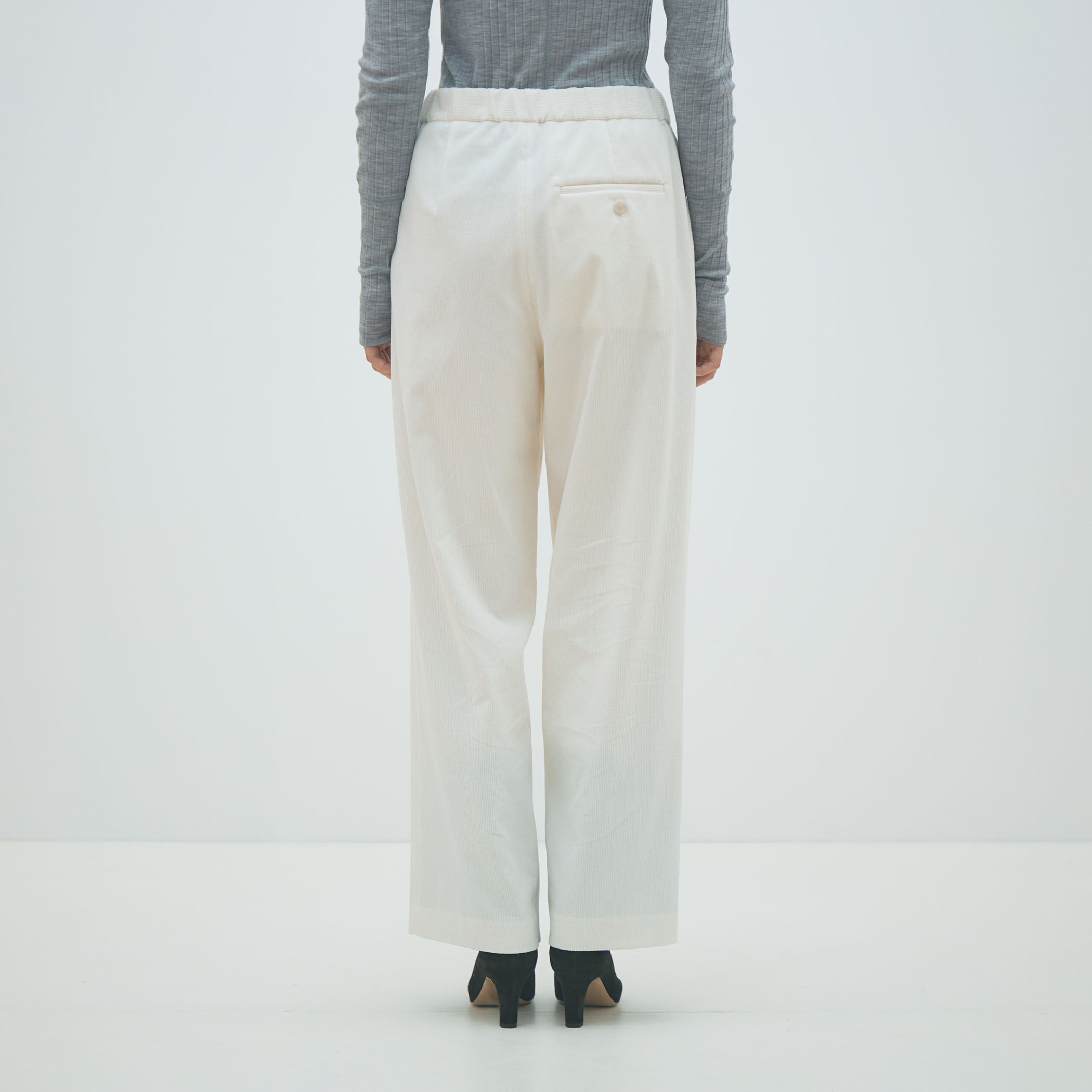 ＊marcieさま専用＊コットンコーデュロイ ストレートパンツ コットンコーデュロイ タックストレートパンツ｜トゥモローランド 公式通販