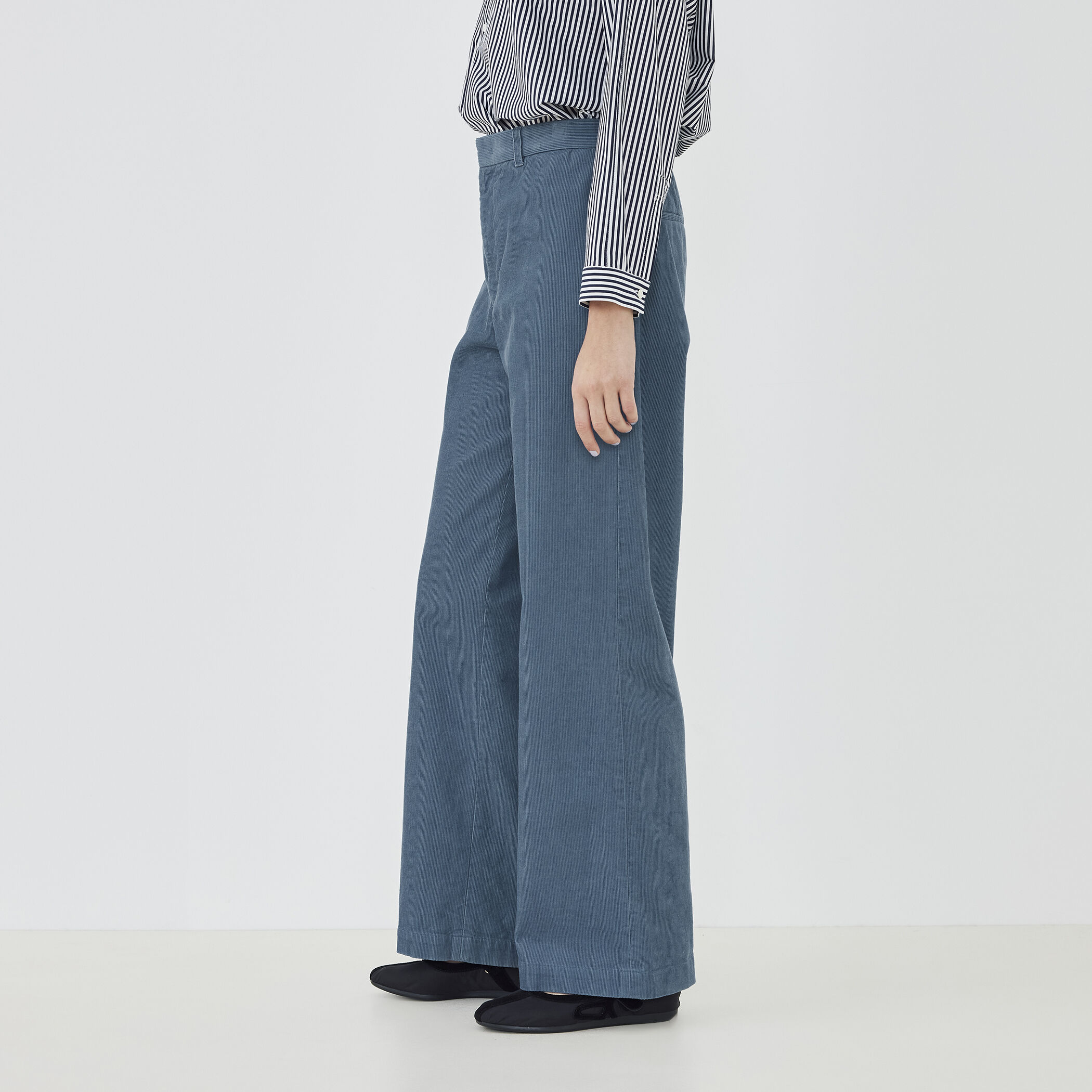 WEB先行予約】ライトコーデュロイ イージーストレートパンツ