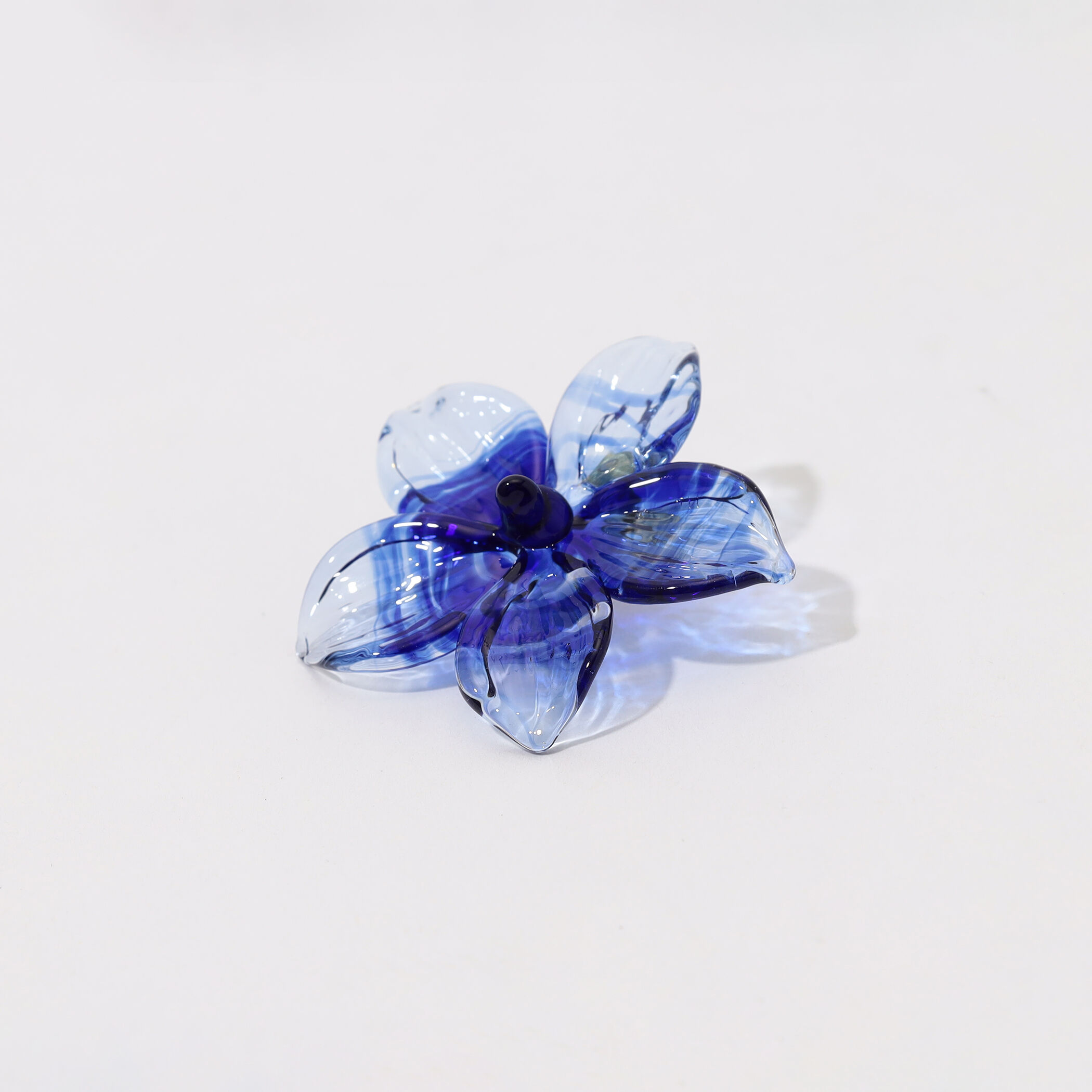 【関税込み】LEVENS JEWELS ブラック Hibiscus ピアス LEVENS JEWELS HIBISCUS SINGLE 片耳ピアス｜トゥモローランド