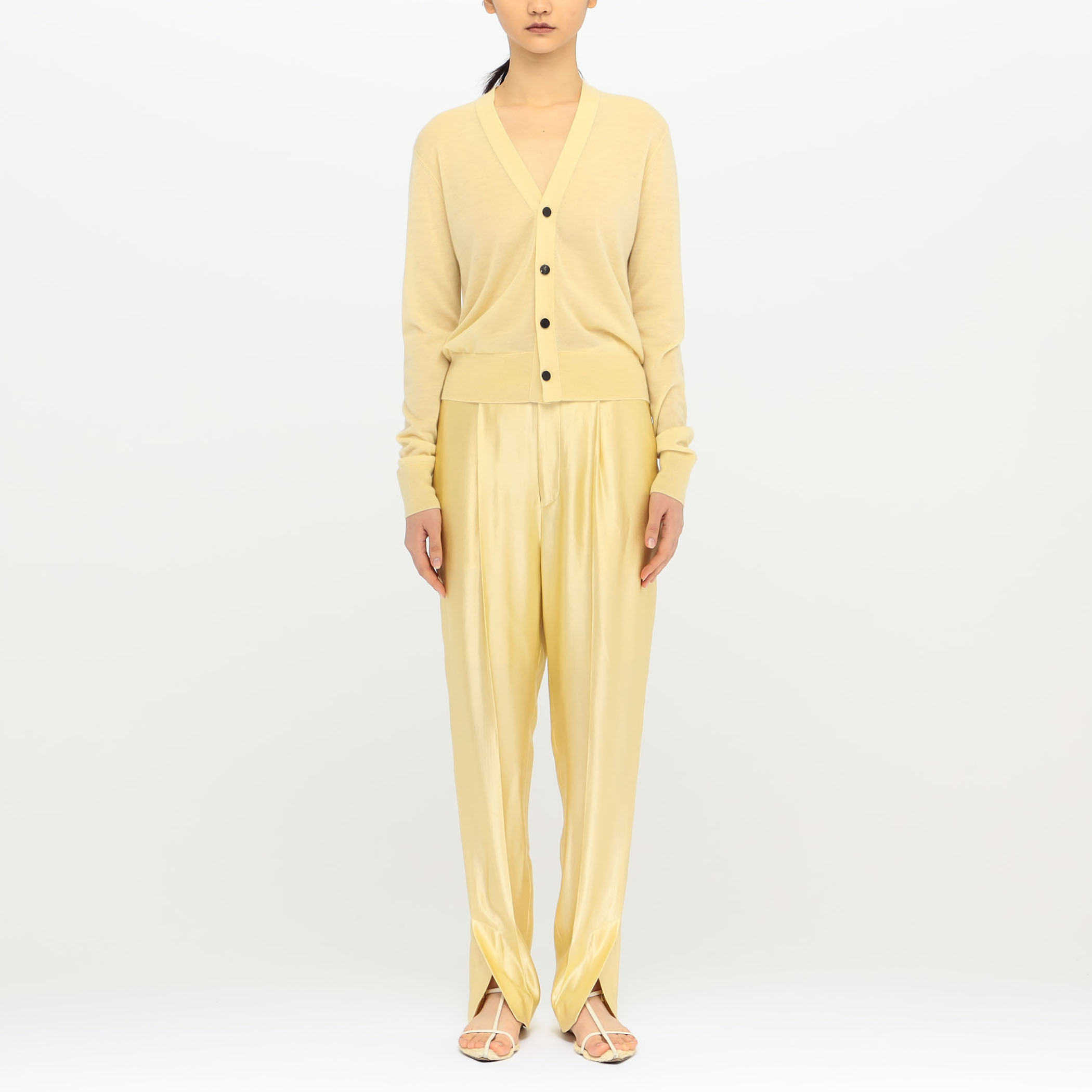 【極美品】2023年 トゥモローランドビー ベロアパンツ イエロー 定価8.4万 □ヘビーサテン サイドスリットパンツ｜トゥモローランド 公式サイト