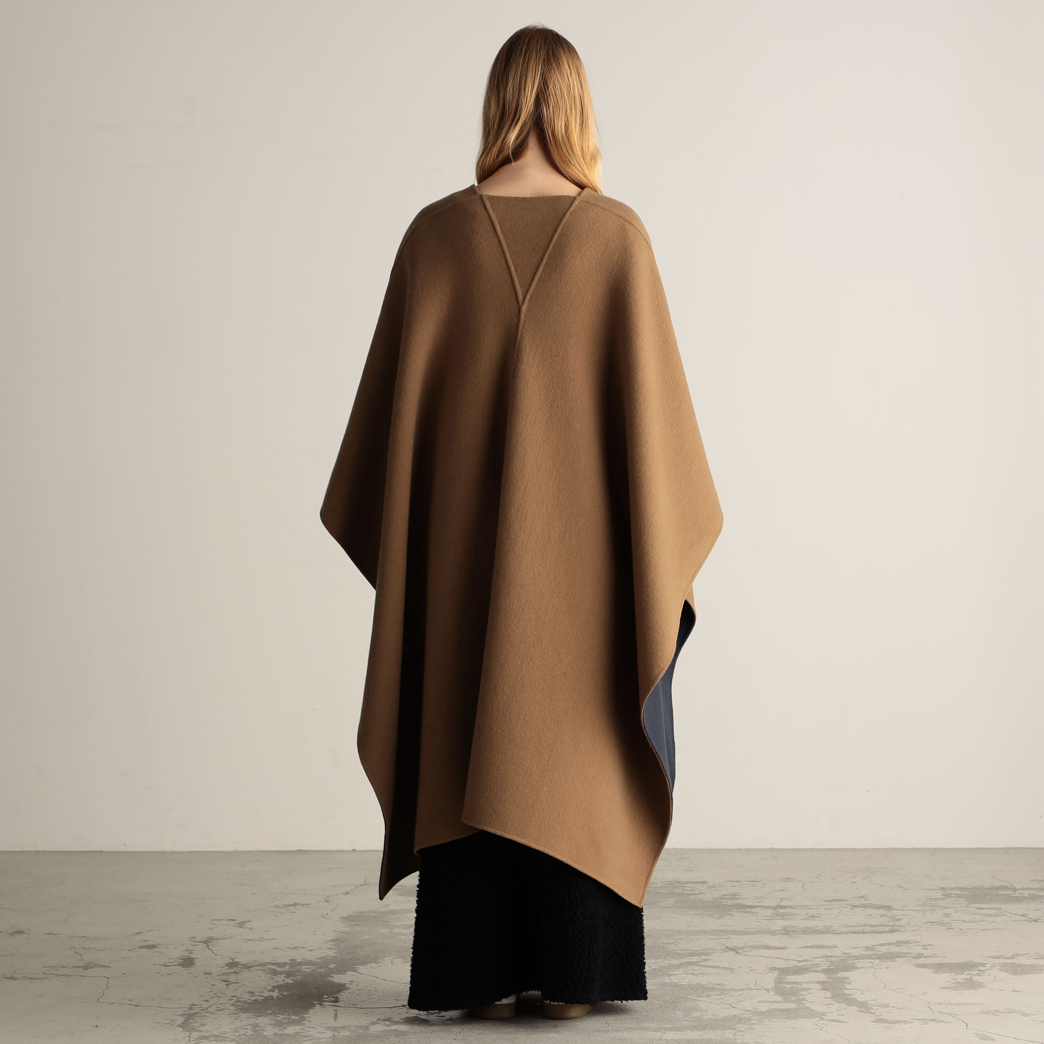 トゥモローランド　BACCA ポンチョ　コート トゥモローランドBACCA ポンチョコート