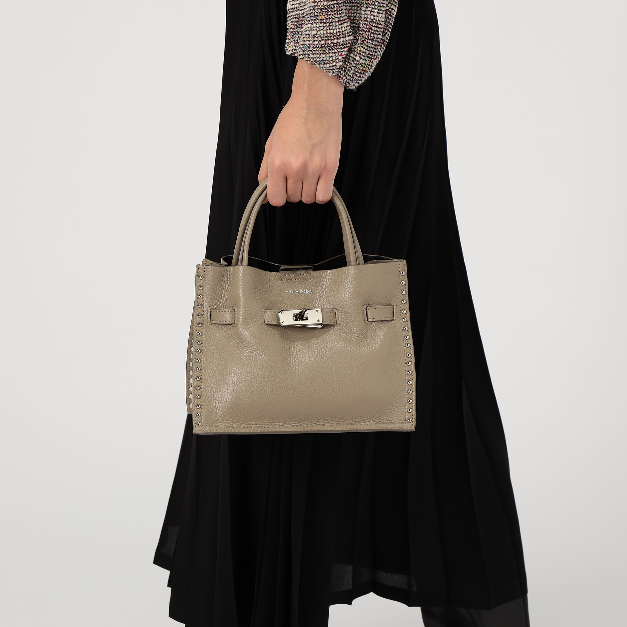 トゥモローランド♡現在販売中 VIOLAd'ORO スタッズ S トートバッグ｜トゥモローランド 公式通販