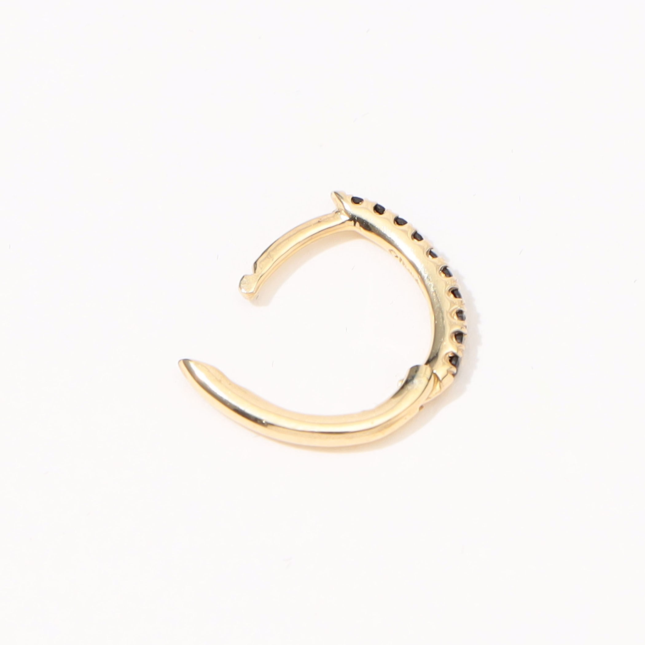 Otiumberg. Mini Oval Onyx シングルフープピアス