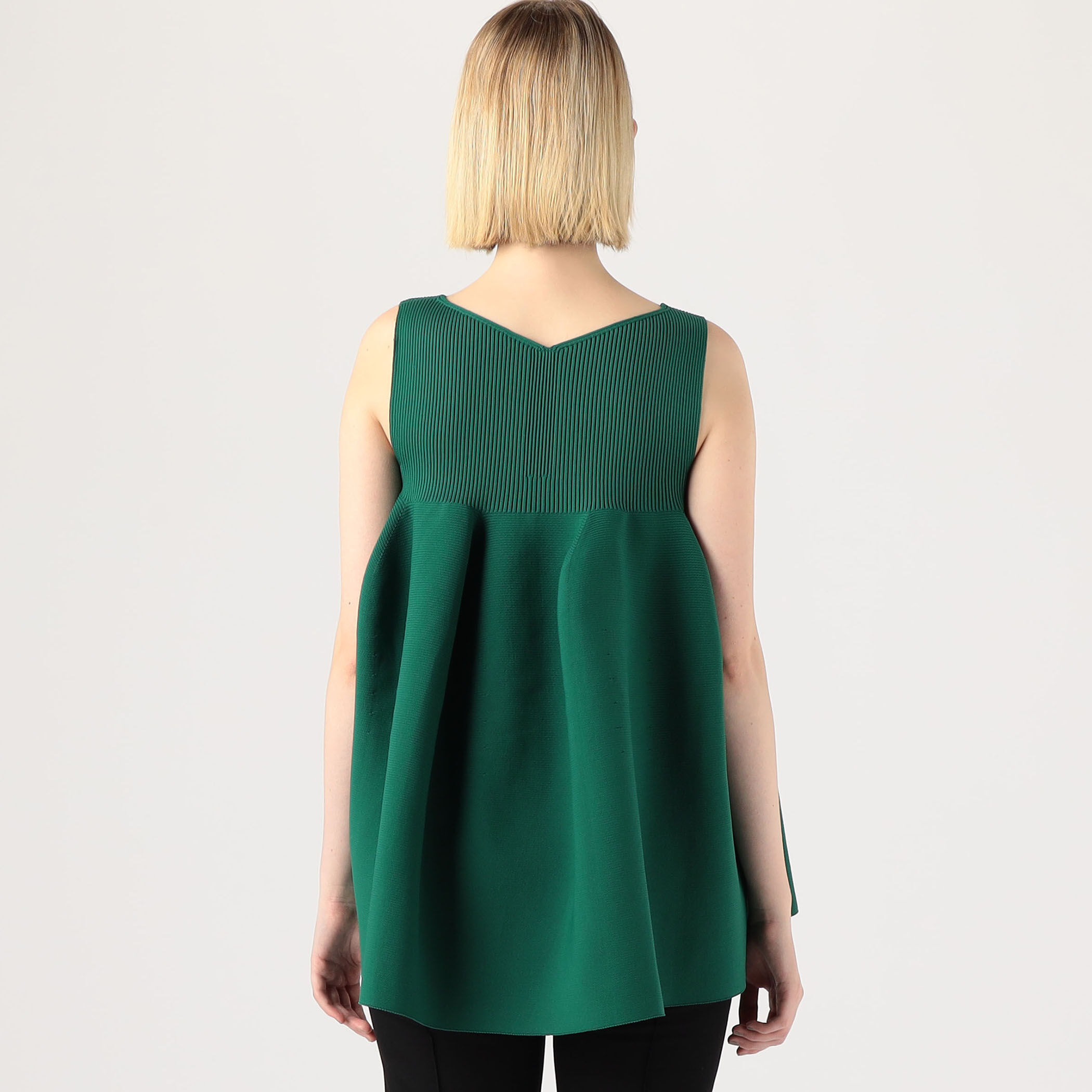 CFCL POTTERY SLEEVELESS BUST FLARE TOP｜トゥモローランド