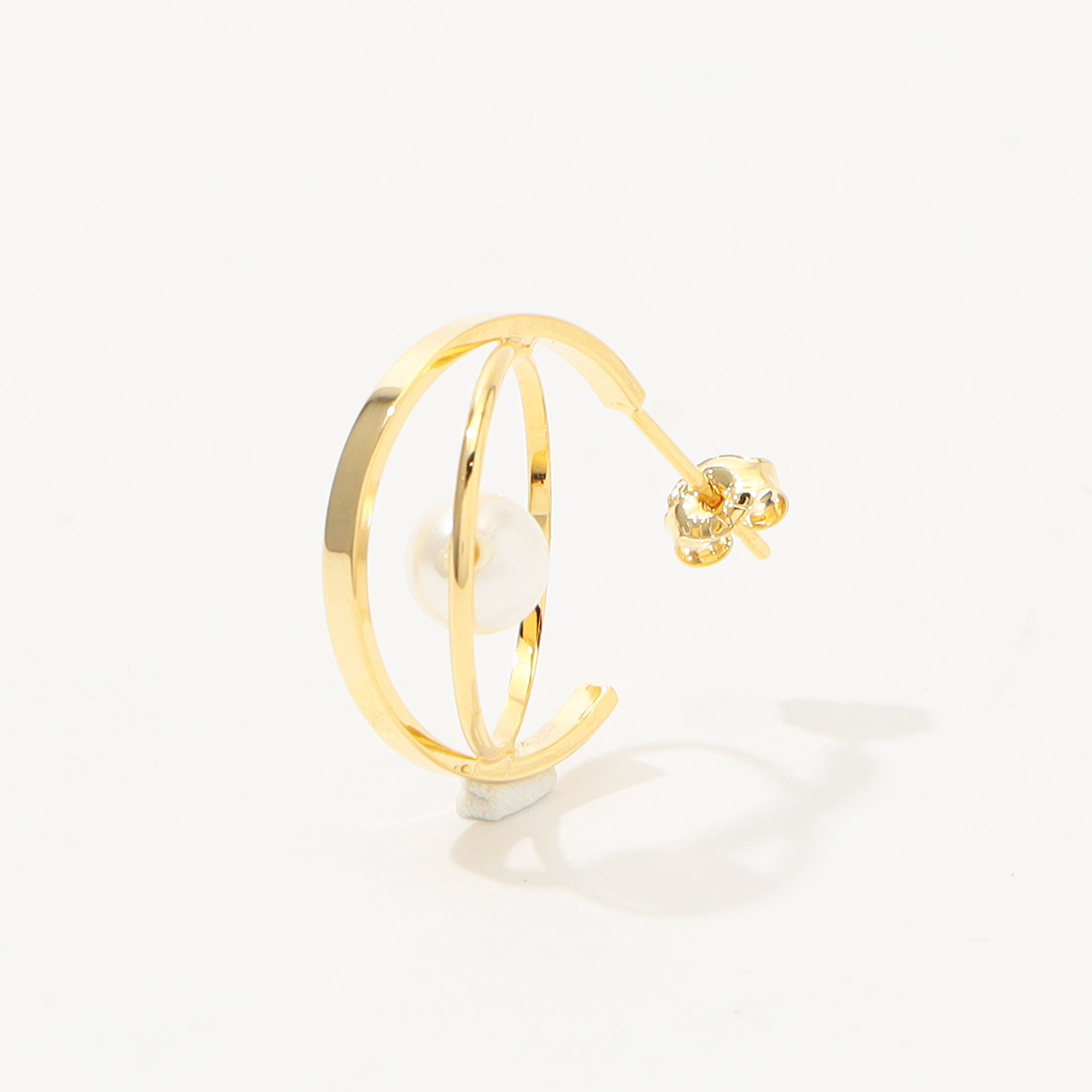 別注】januka ダブルフープ パールピアス｜トゥモローランド 公式サイト