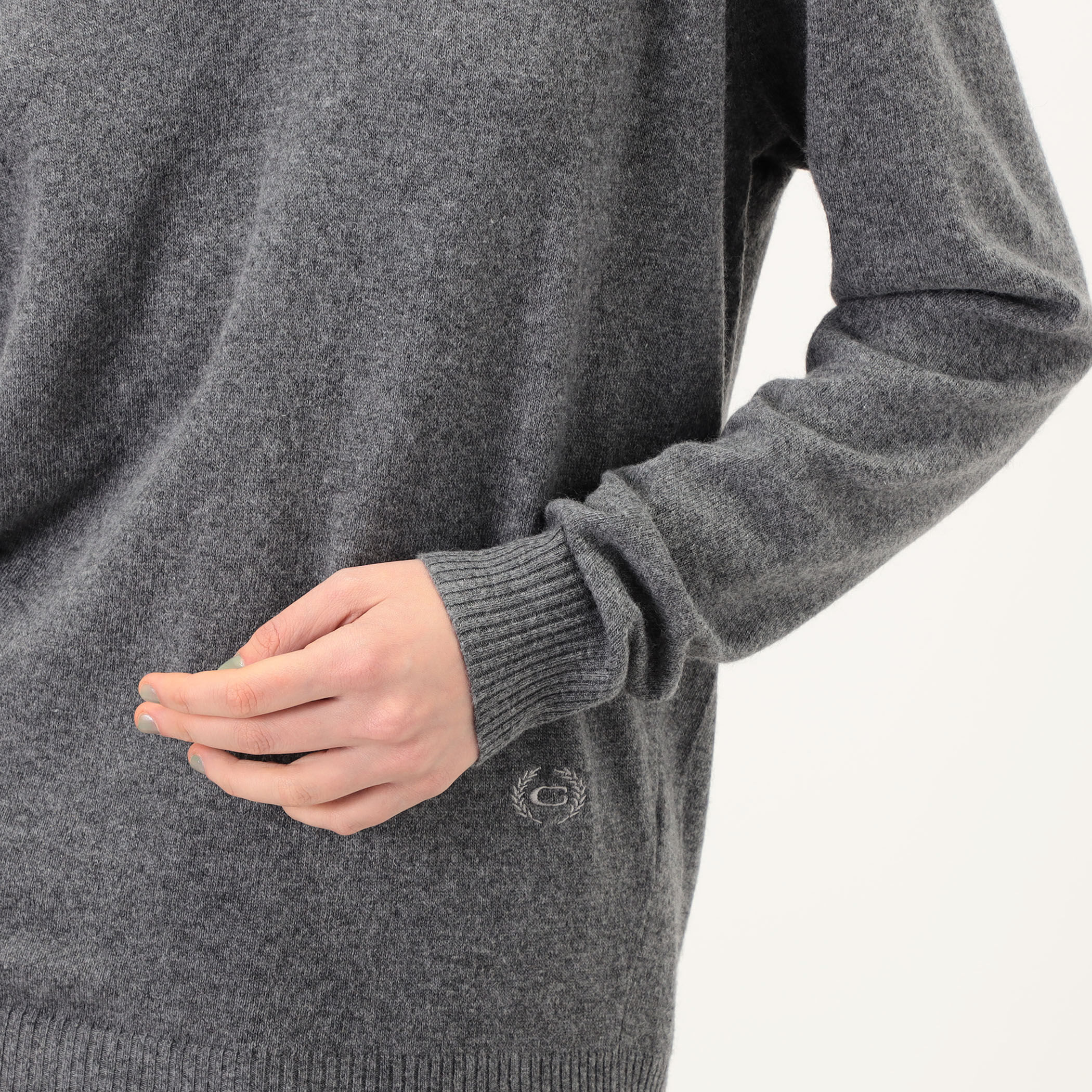 Commission DOUBLE FRONT KNIT バックオープン Vネックニット