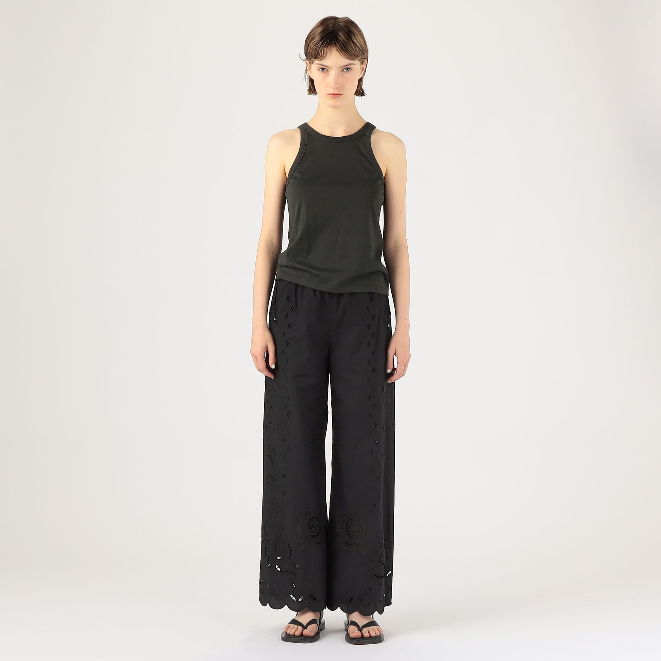 カットワークエンブロイダリー ストレートパンツ｜トゥモローランド
