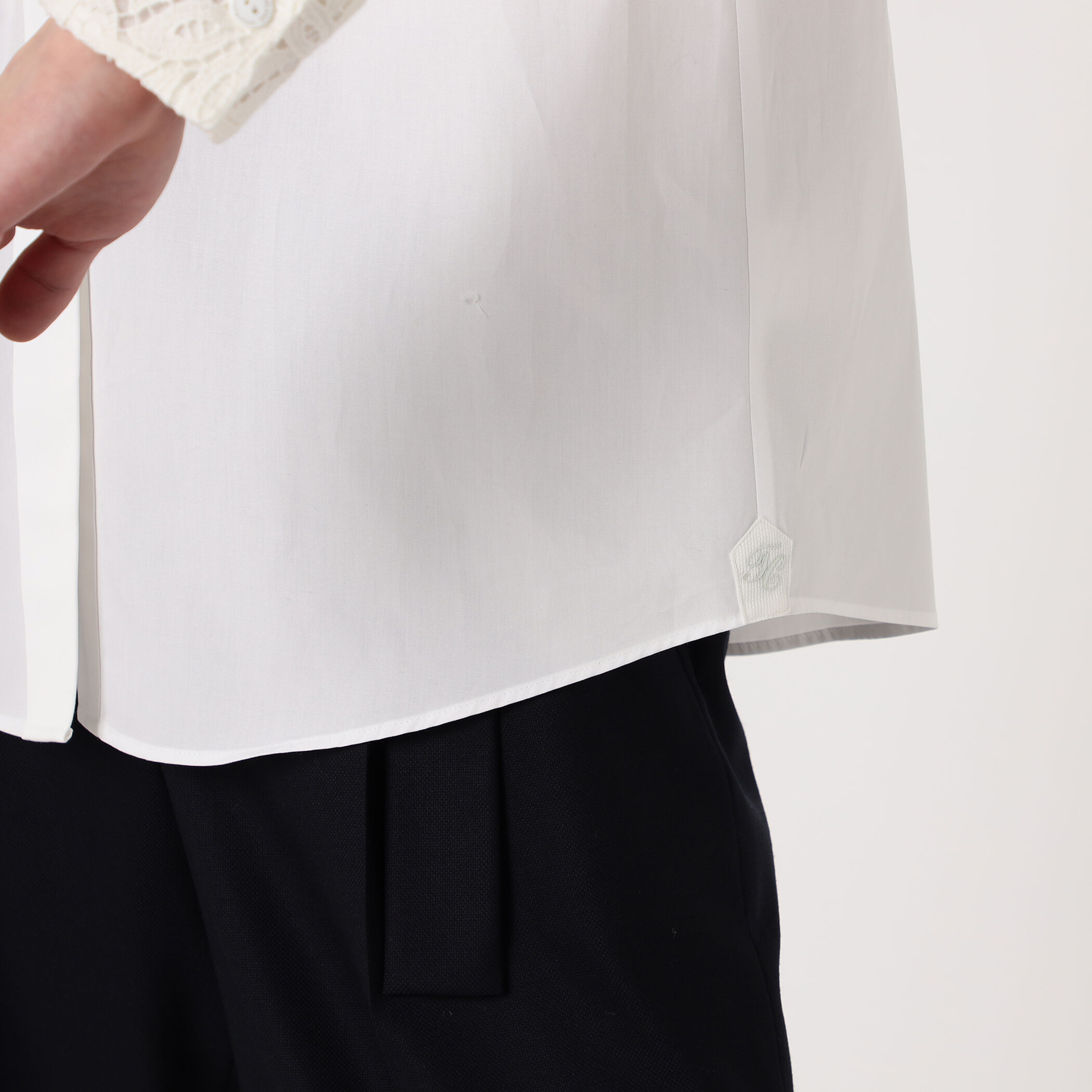 ケミカルリーフ ボザムレースブラウス｜トゥモローランド 公式通販