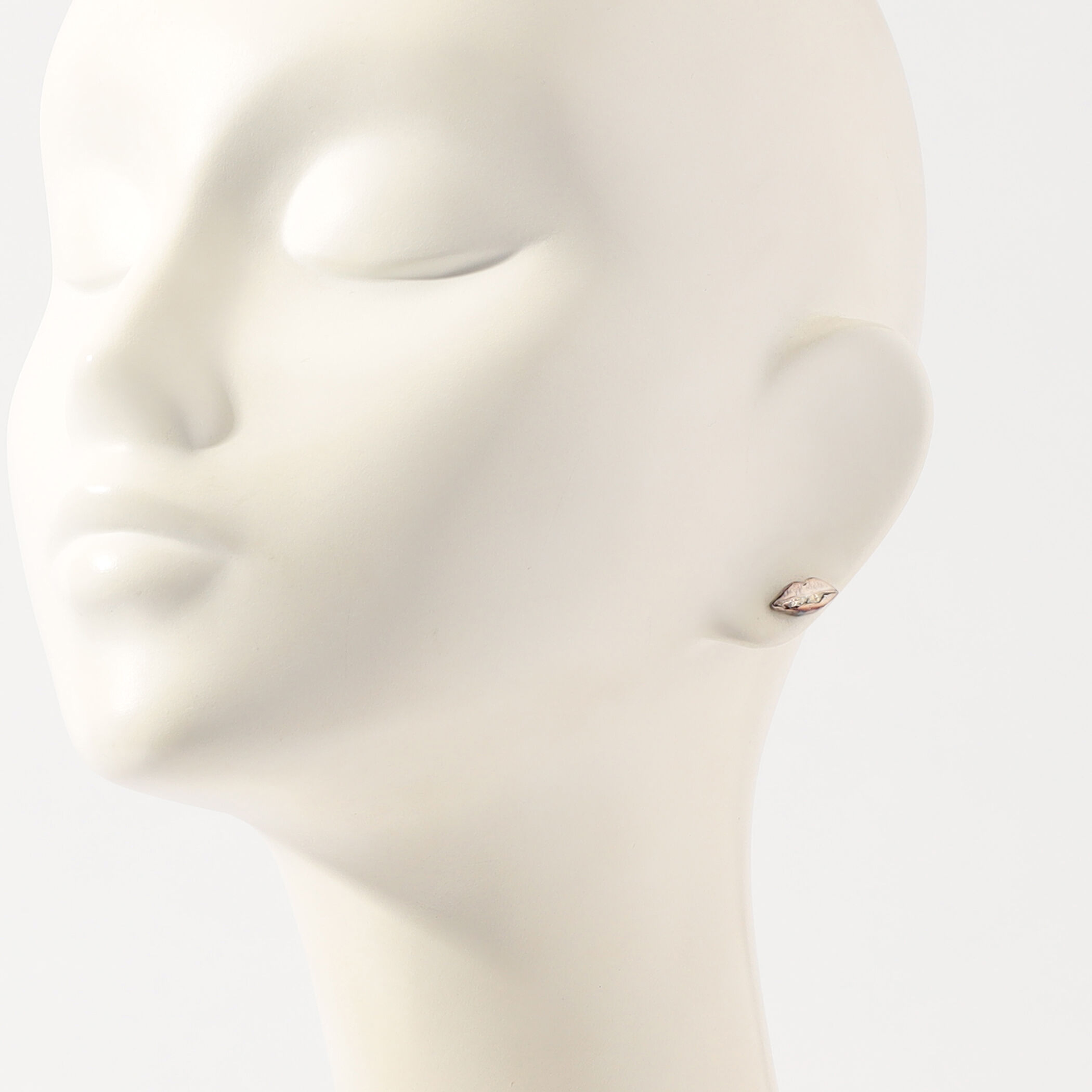 WOUTERS&HENDRIX Surrealistic SYMBOLS シングルピアス｜トゥモローランド 公式通販