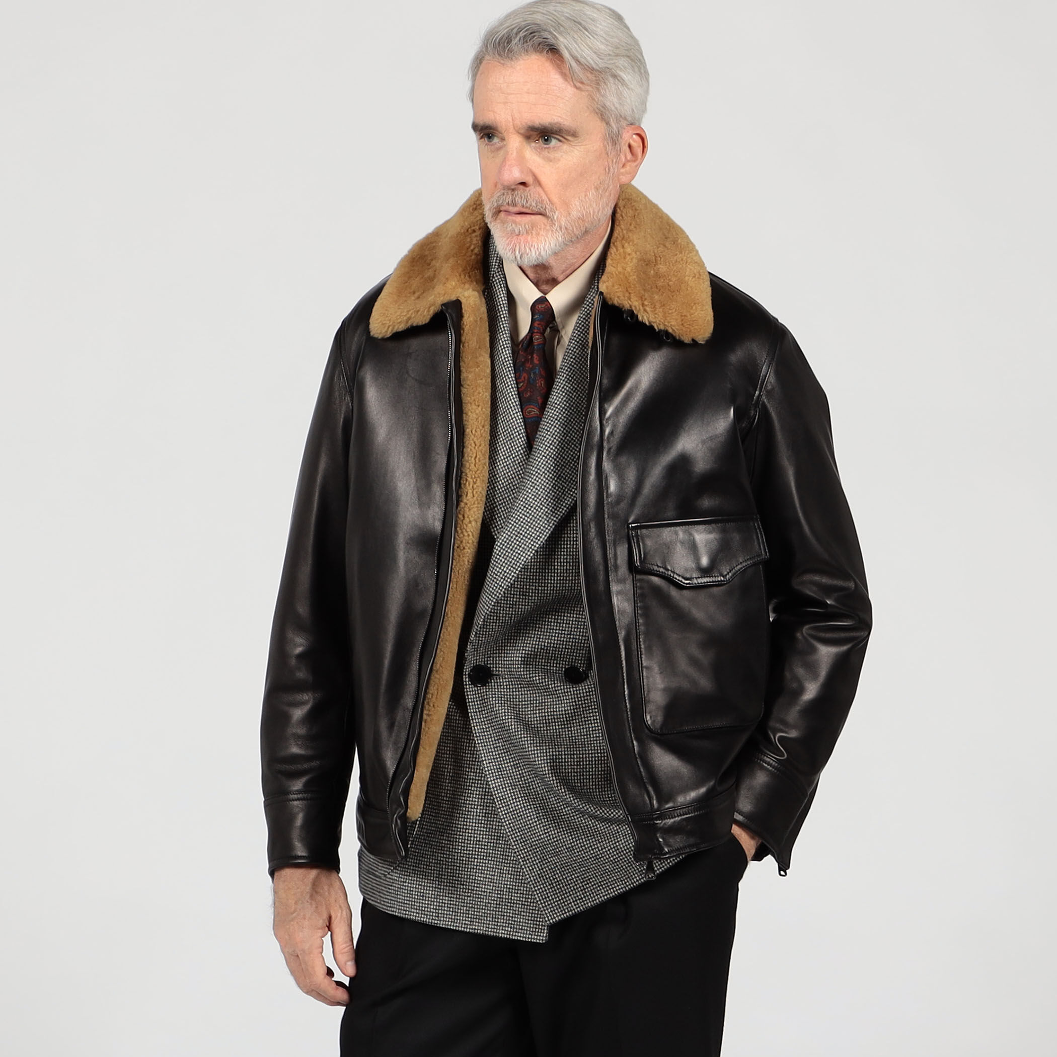 別注】EMMETI JAMES ラムレザー ムートン ブルゾン｜トゥモローランド