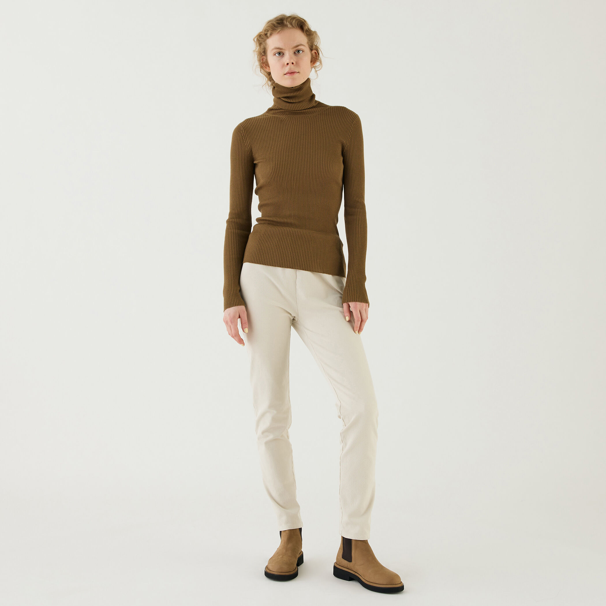 プルミエールウールリブ タートルネックプルオーバー