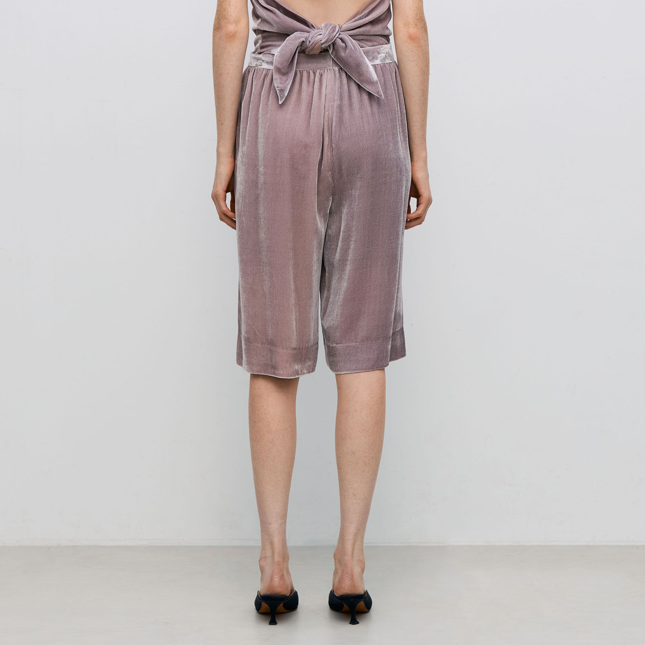 レーヨンシルクベルベットリラックスショーツ｜トゥモローランド 公式通販
