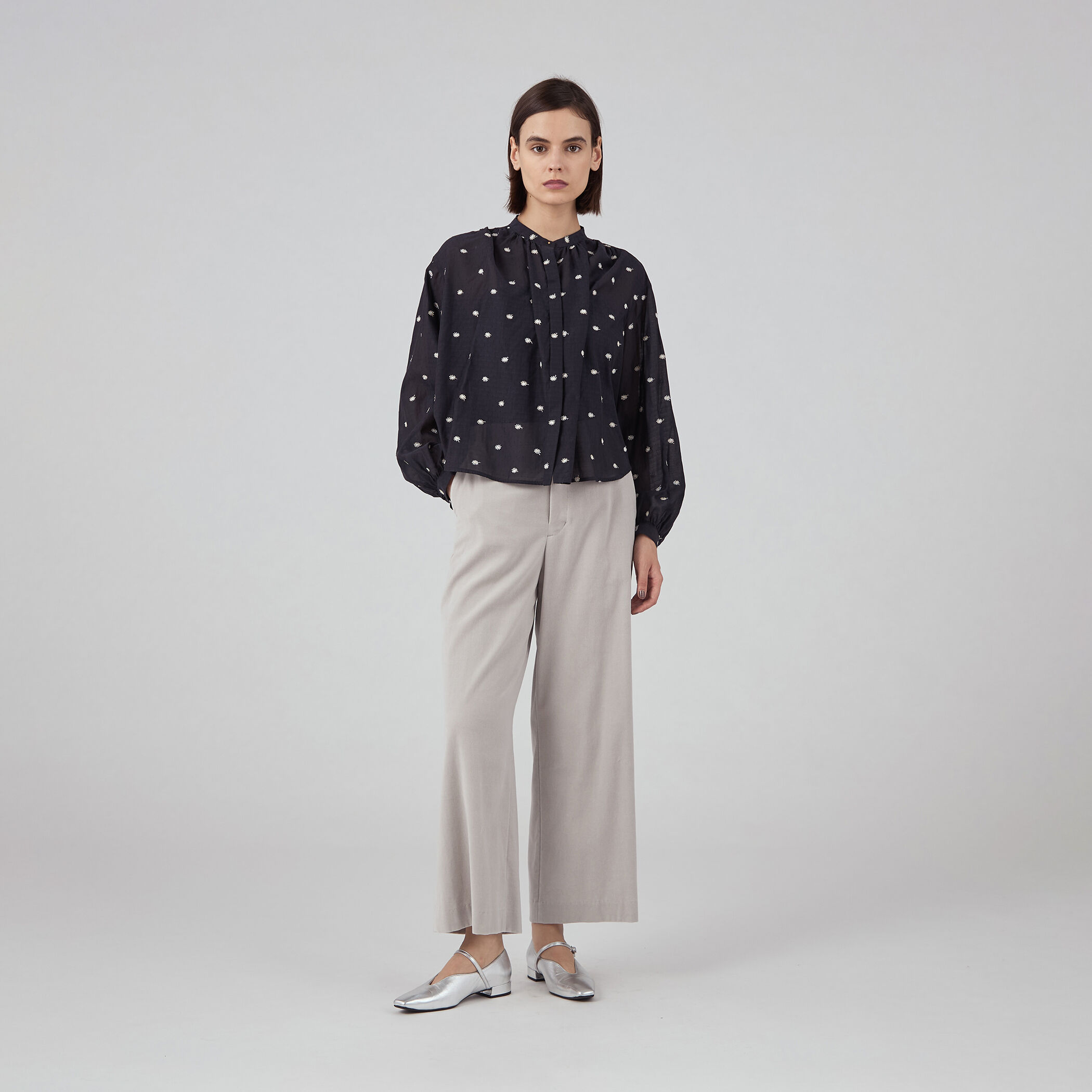 23AW【未使用】トゥモローランド キャラメルヴェルトティアードドレス ネイビー キャラメルヴェルト ギャザーロングワンピース | maison TOMORROWLAND