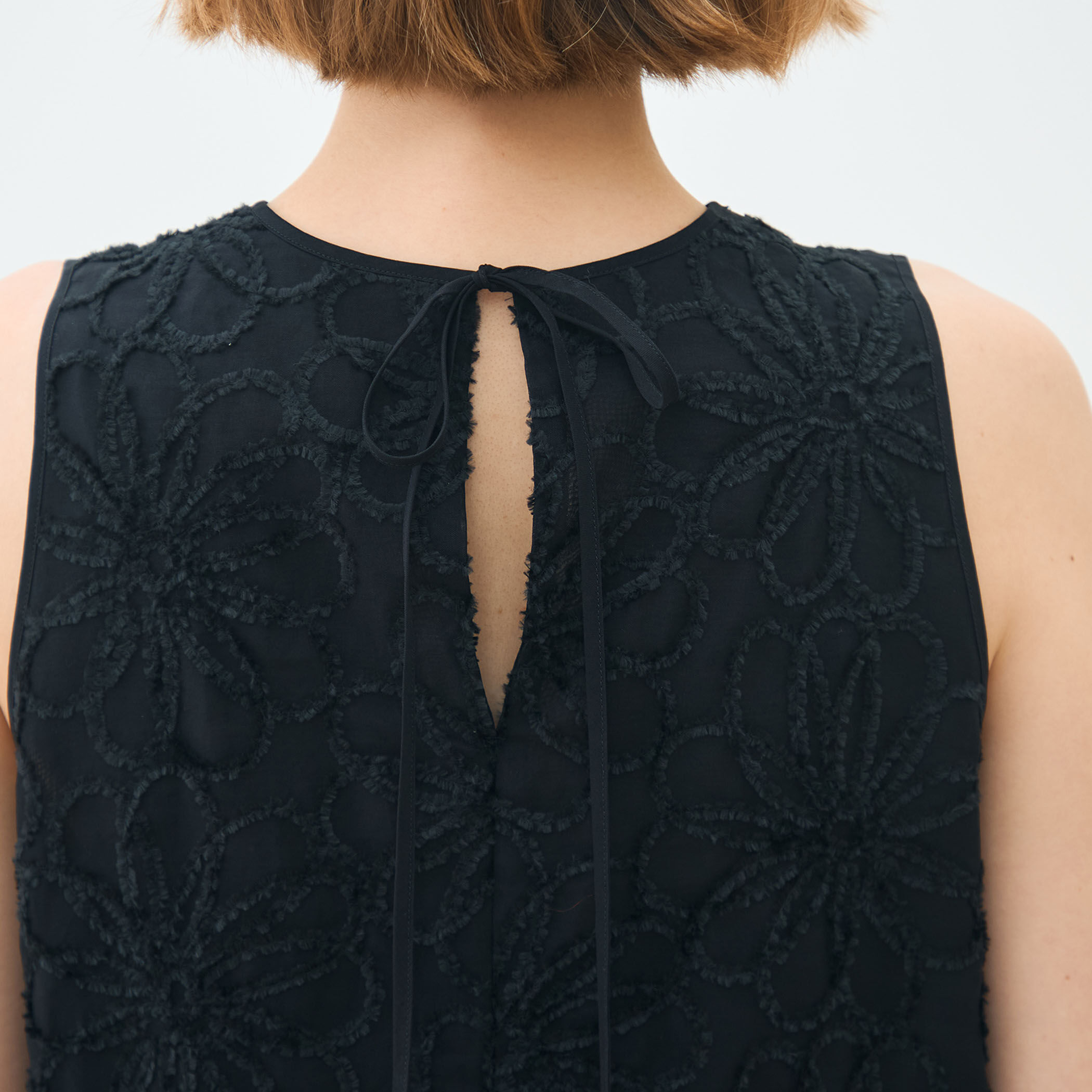 レーヌエンブロイダリー スリーブレスブラウス｜トゥモローランド 公式通販