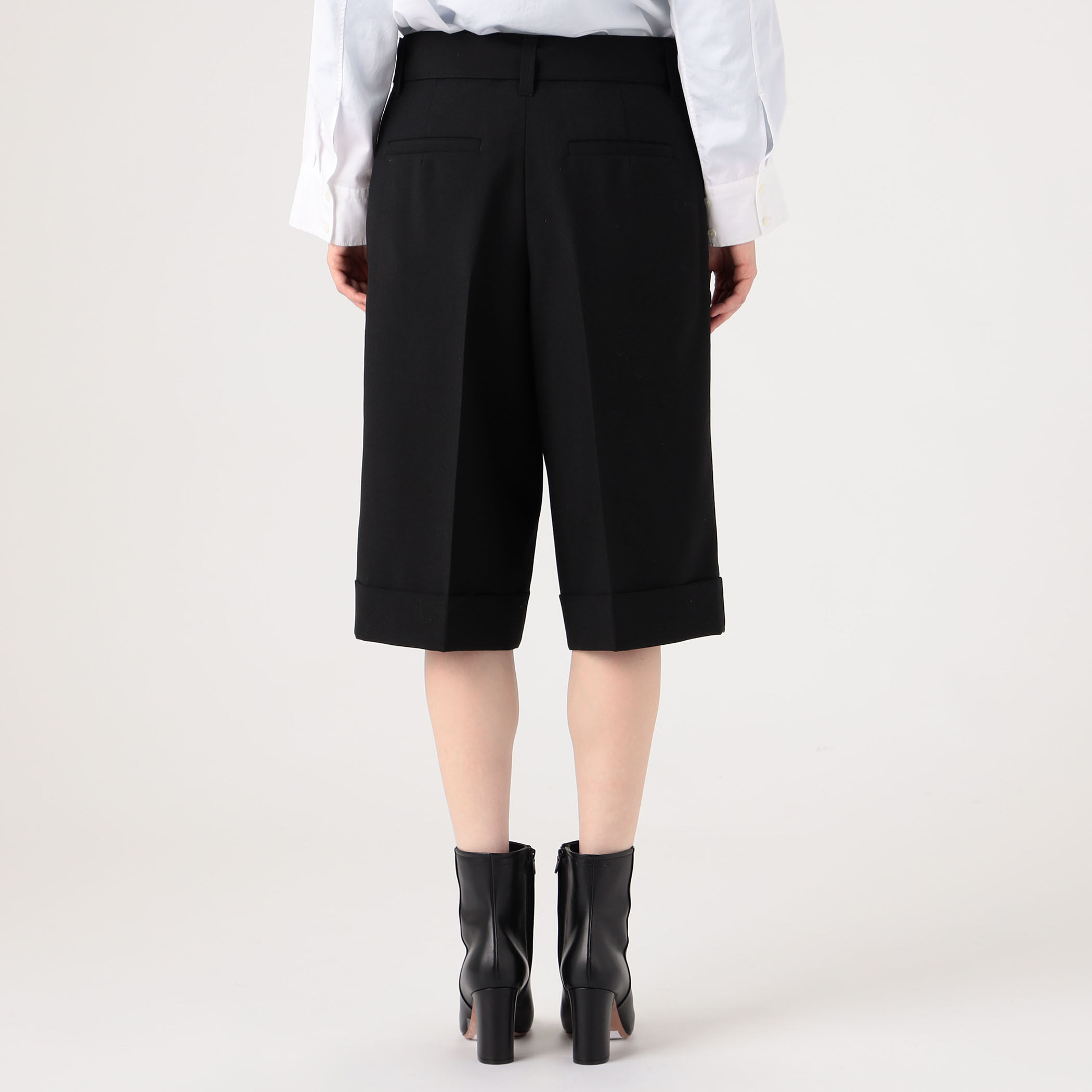 FENDI ショートパンツ