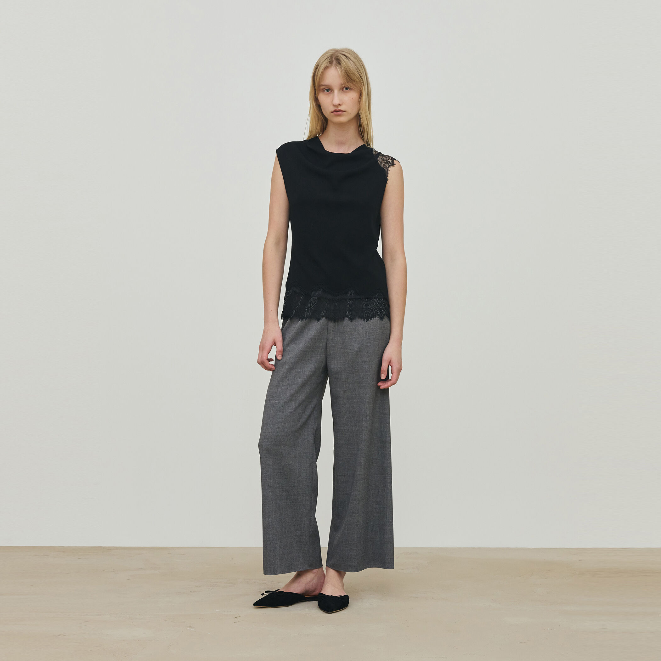 ポリエステルウールバラシャ リラックスパンツ｜トゥモローランド 公式通販