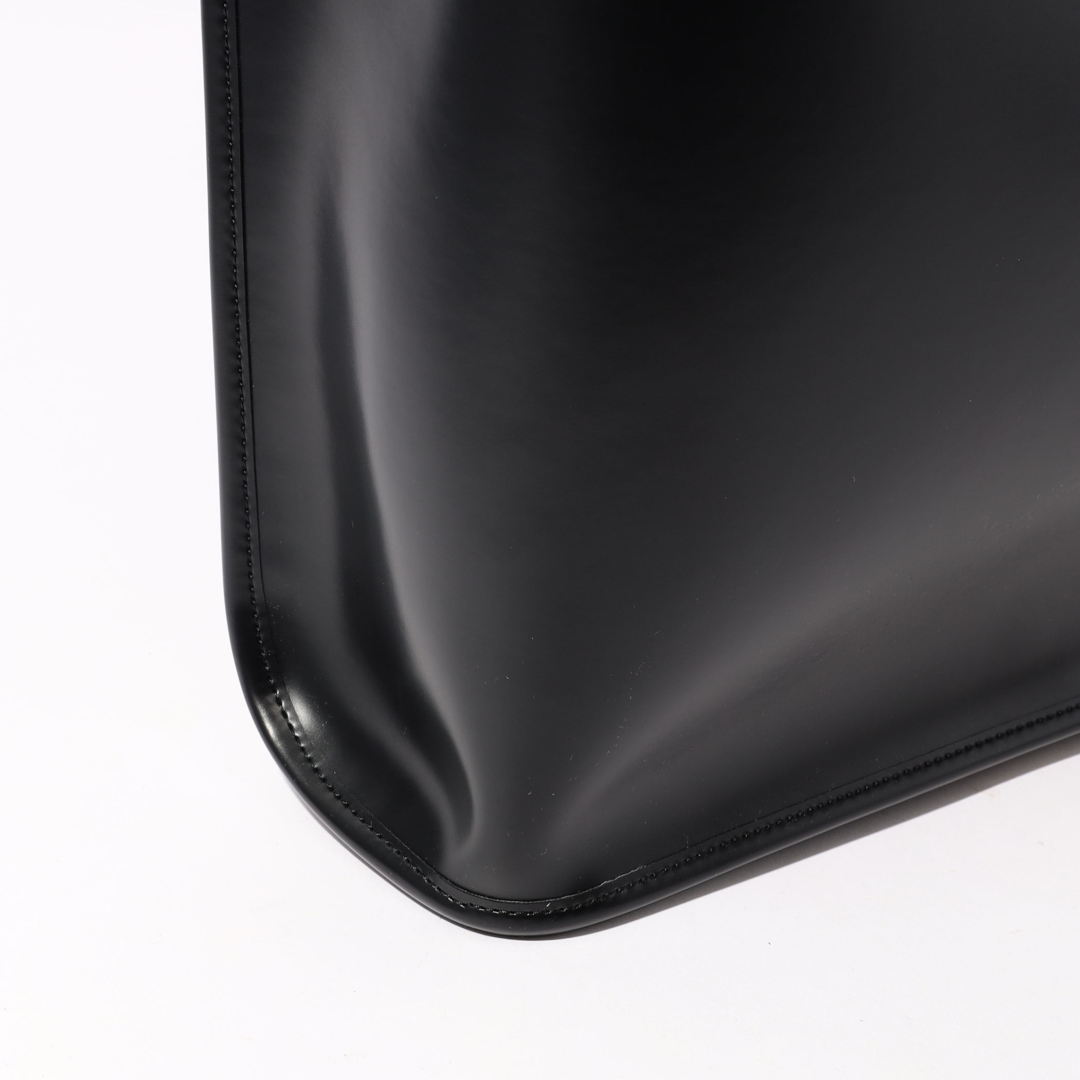 PIENI SULKA L PVC×ピッグレザー 2WAYトートバッグ｜トゥモローランド