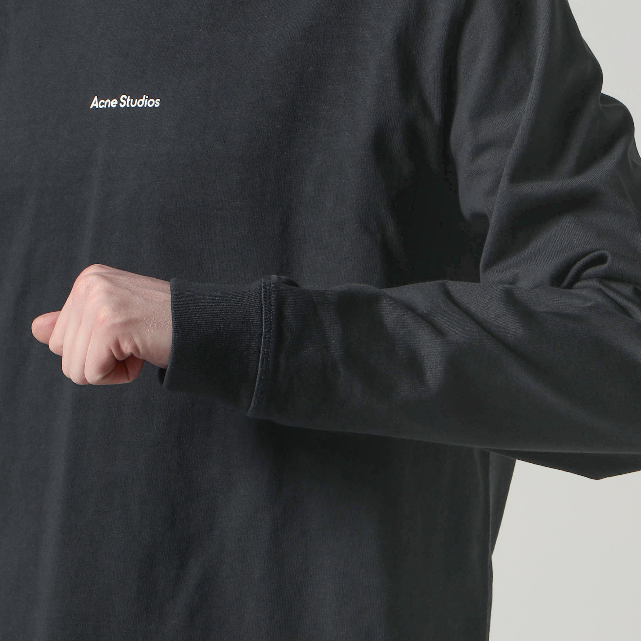 Acne Studios ロゴ ロングスリーブTシャツ｜トゥモローランド 公式通販
