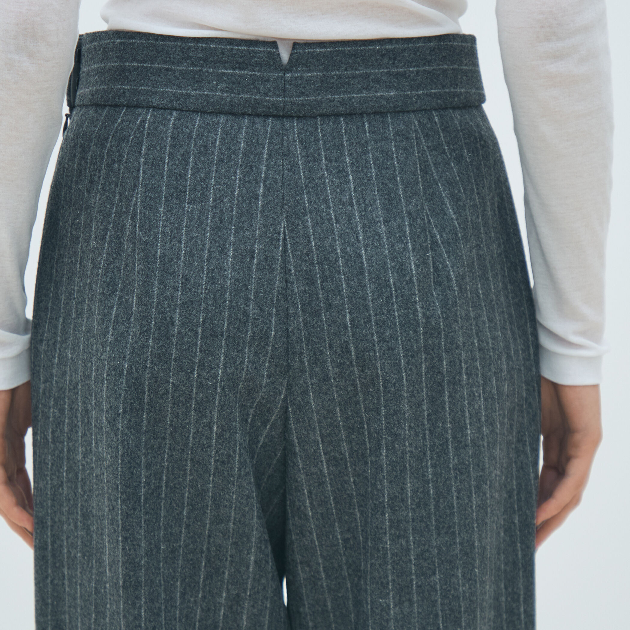 ウールナイロンフランネル ベイカーパンツ｜トゥモローランド 公式通販