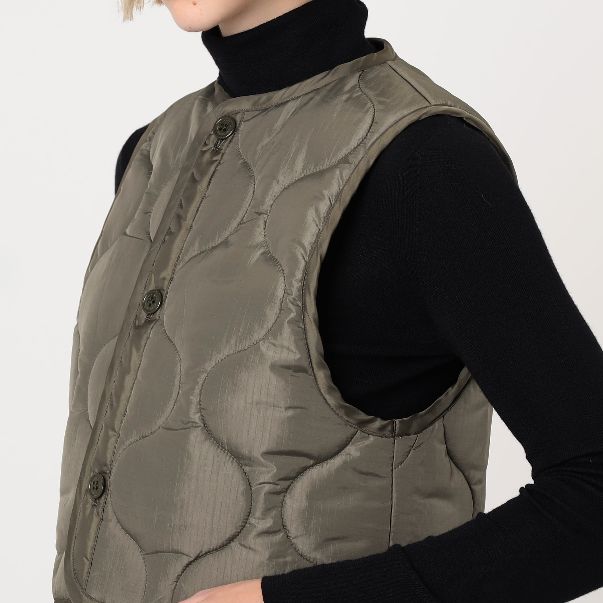 HYKE QUILTED CROPPED VEST キルティング クロップドベスト