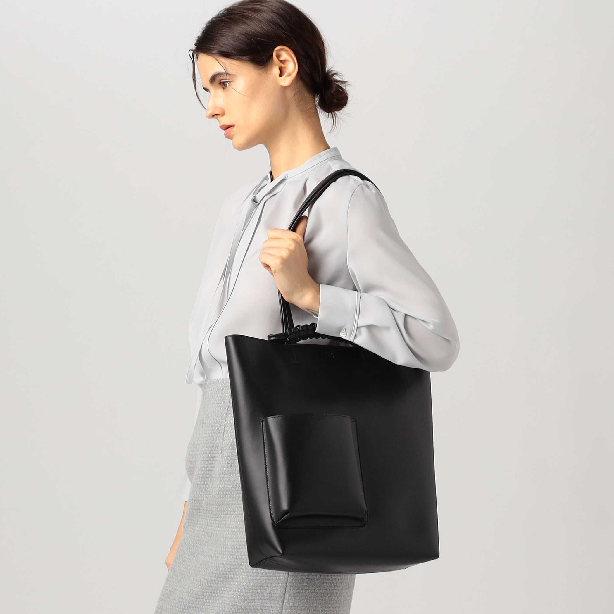 SAGAN VIENNA PAZAR BOOK TOTE トートバッグ｜トゥモローランド 公式サイト
