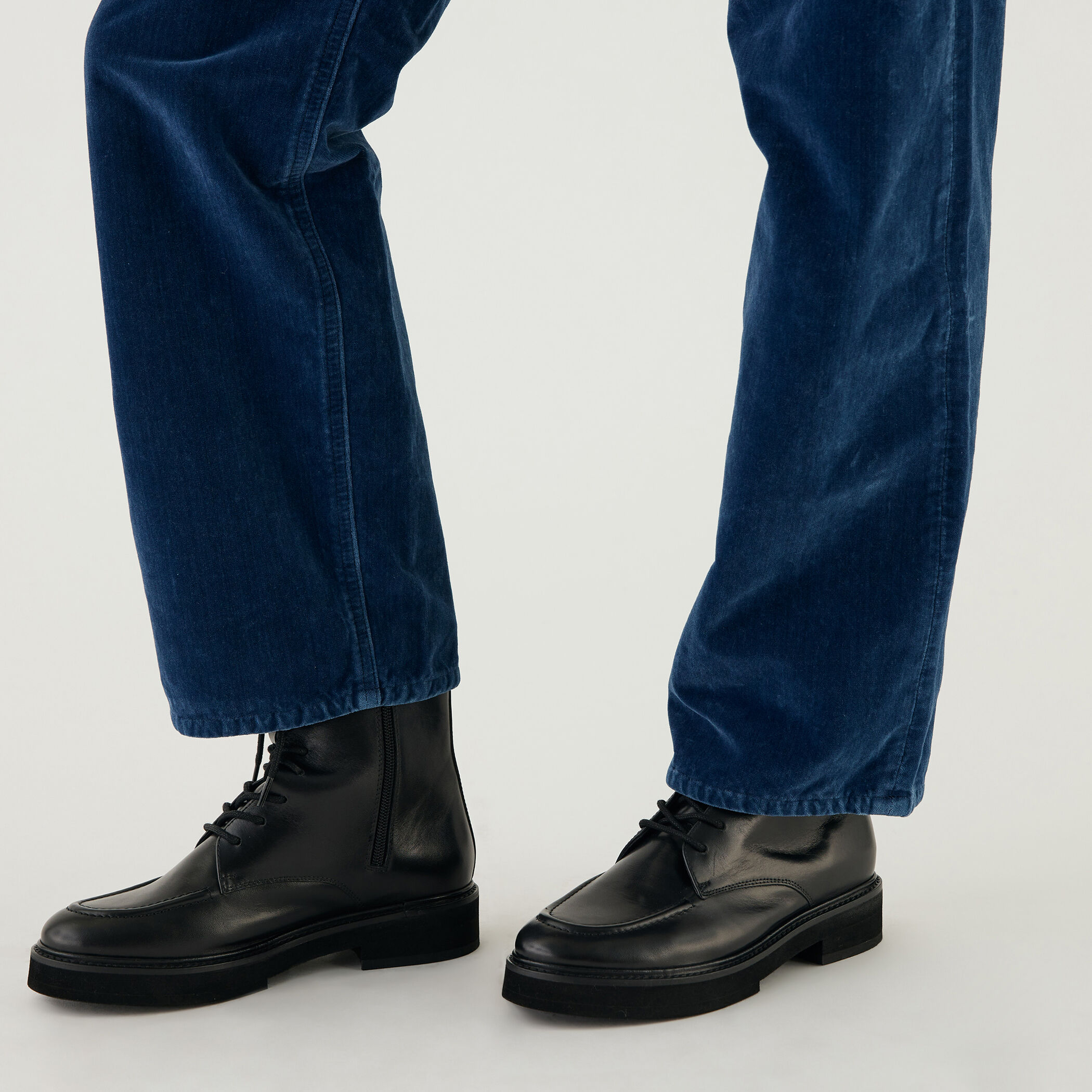 ベルベットインディゴ ストレートパンツ｜トゥモローランド 公式通販