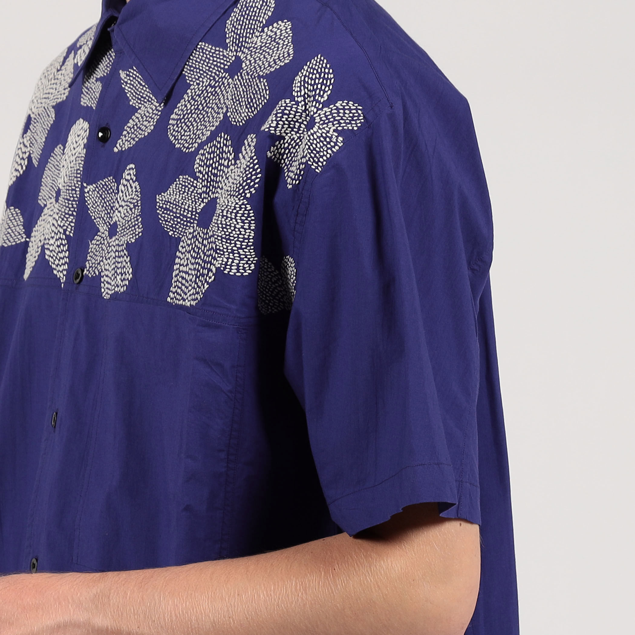 mii SHIRTS RAMAFLOWER エンブロイダリーシャツ｜トゥモローランド