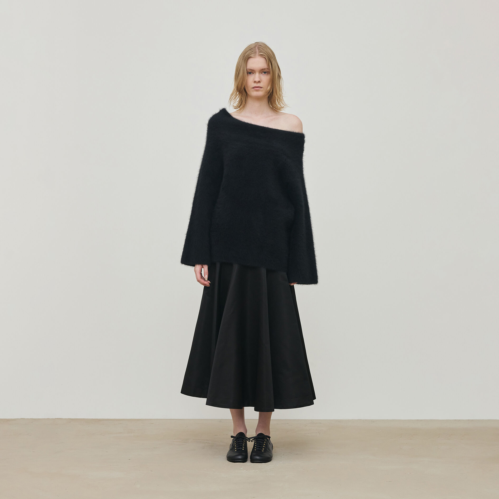 フォックスカシミヤ オフショルダープルオーバー｜トゥモローランド